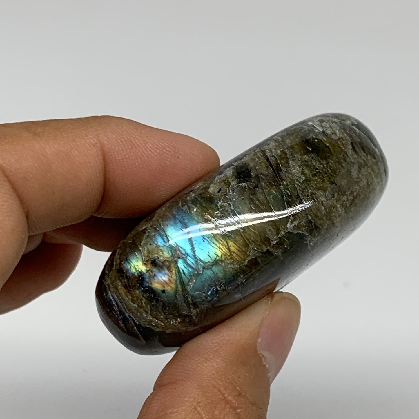 84.4g, 2.2"x1.6"x0.8", Labradorite Palm-stone Tumbled Reiki, B35401