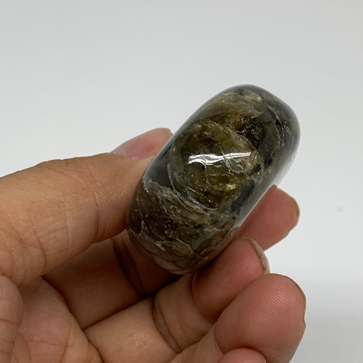 84.4g, 2.2"x1.6"x0.8", Labradorite Palm-stone Tumbled Reiki, B35401