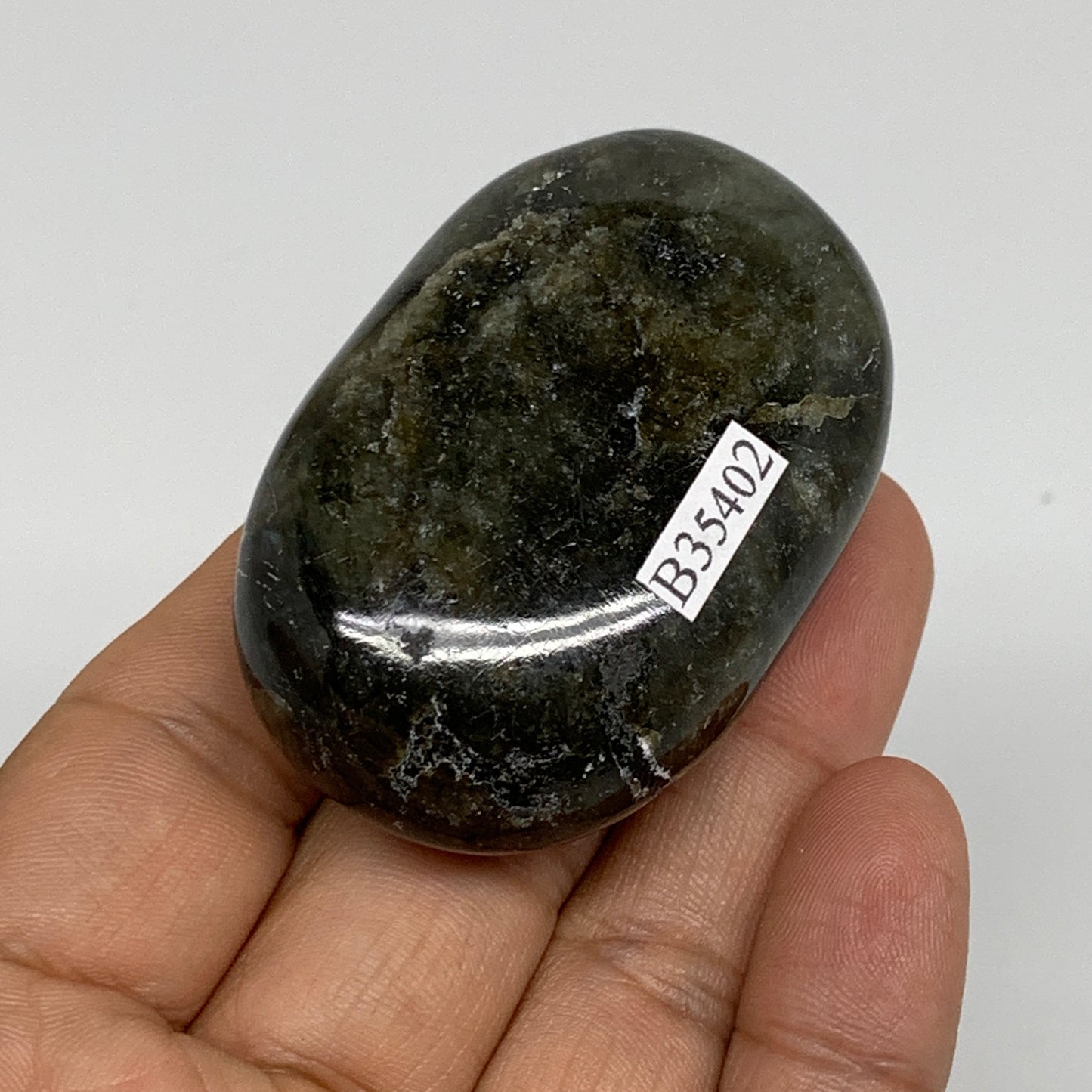 75.4g, 2.2"x1.5"x0.9", Labradorite Palm-stone Tumbled Reiki, B35402