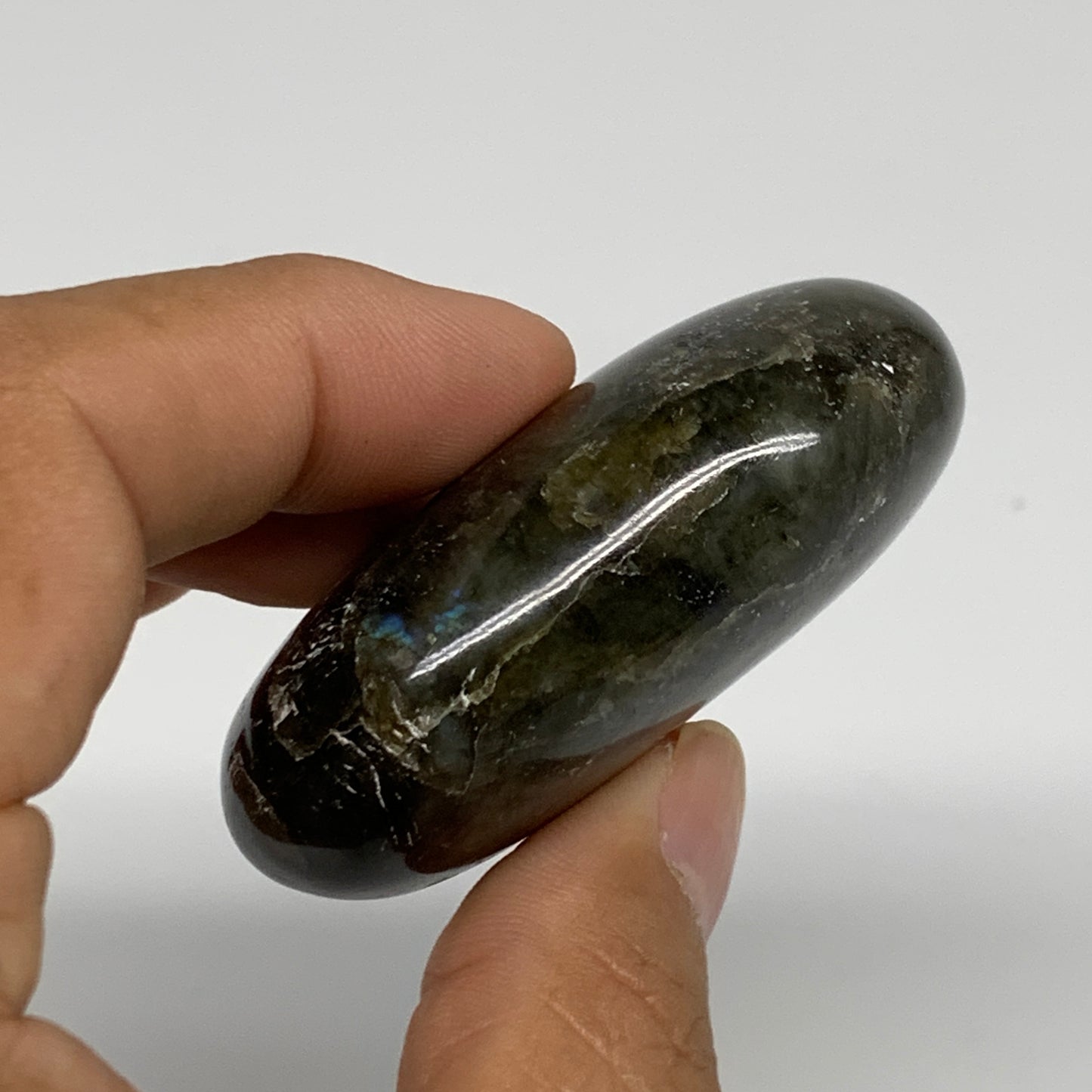 75.4g, 2.2"x1.5"x0.9", Labradorite Palm-stone Tumbled Reiki, B35402