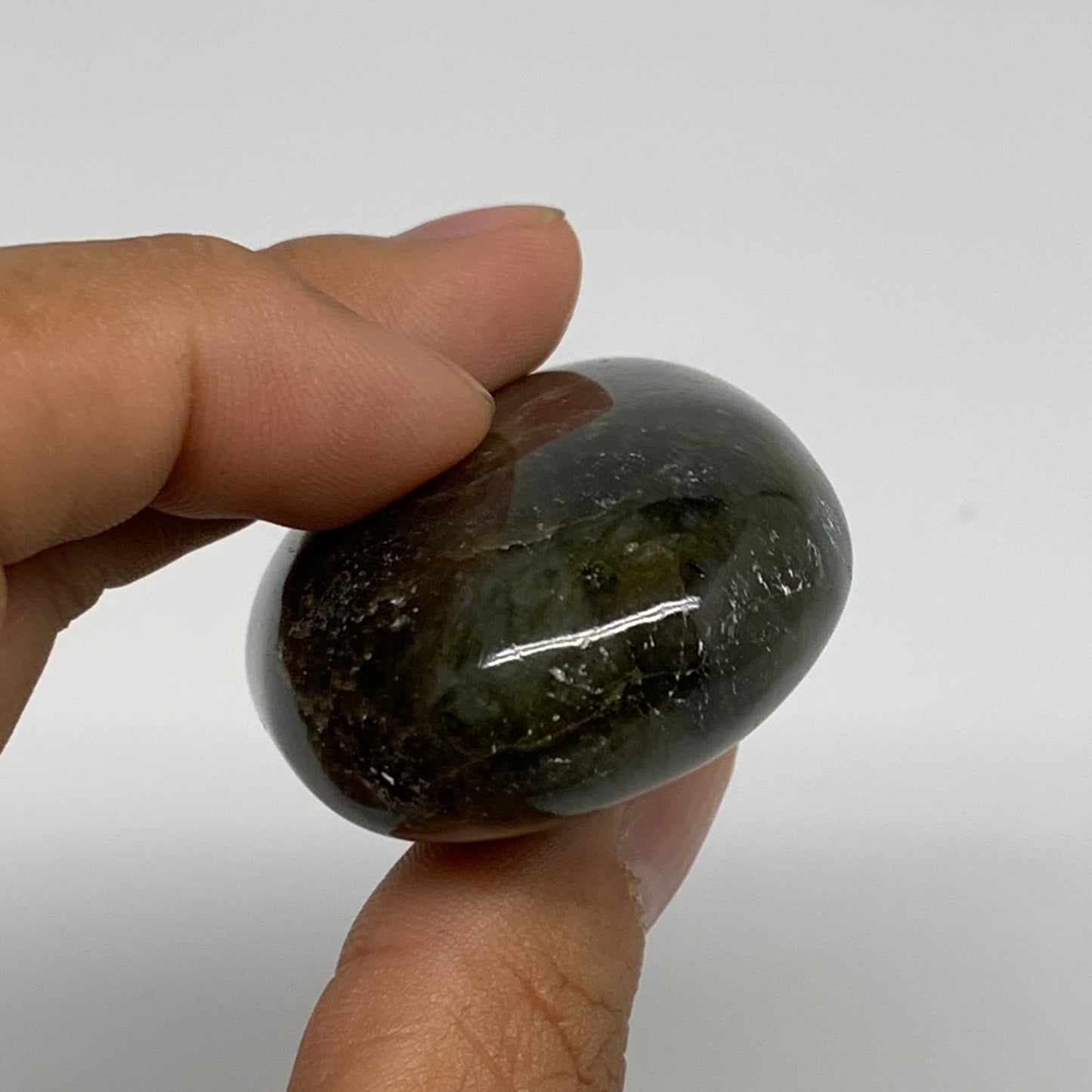 75.4g, 2.2"x1.5"x0.9", Labradorite Palm-stone Tumbled Reiki, B35402