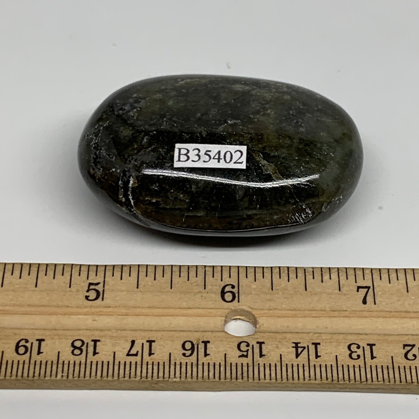 75.4g, 2.2"x1.5"x0.9", Labradorite Palm-stone Tumbled Reiki, B35402