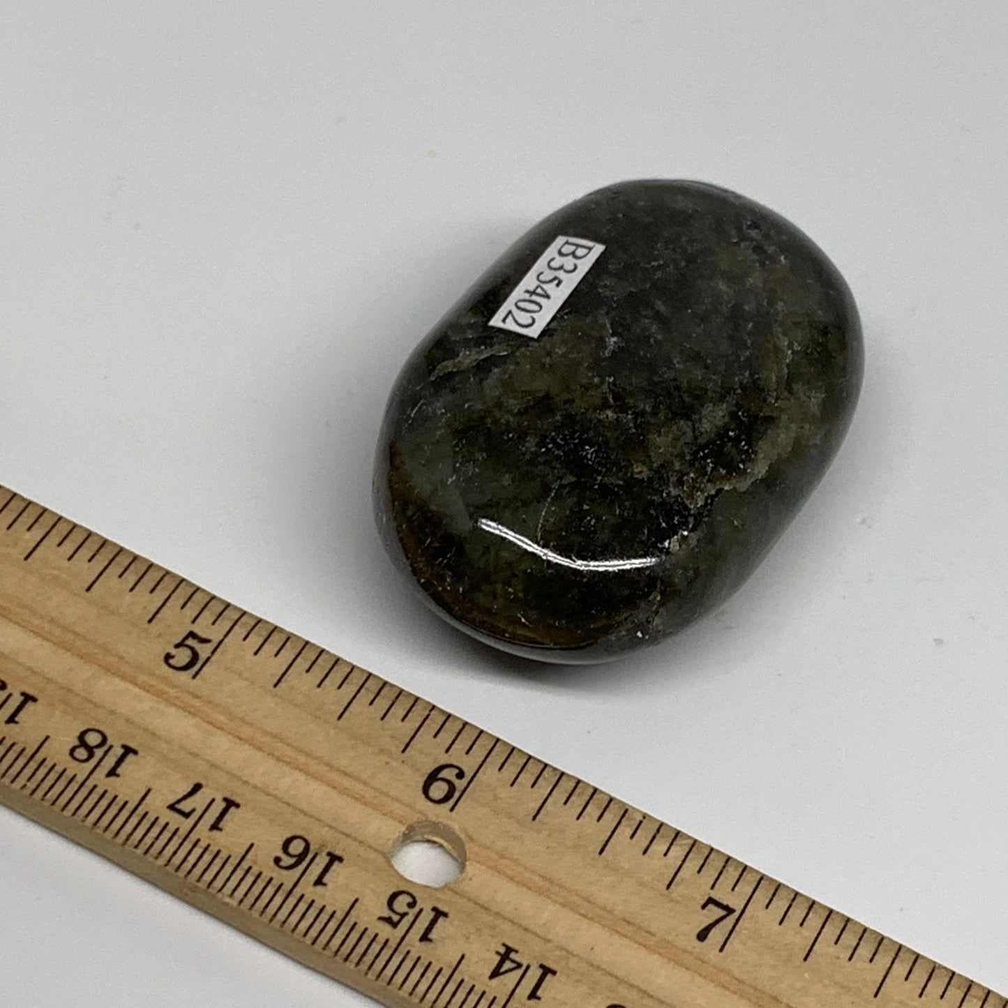 75.4g, 2.2"x1.5"x0.9", Labradorite Palm-stone Tumbled Reiki, B35402