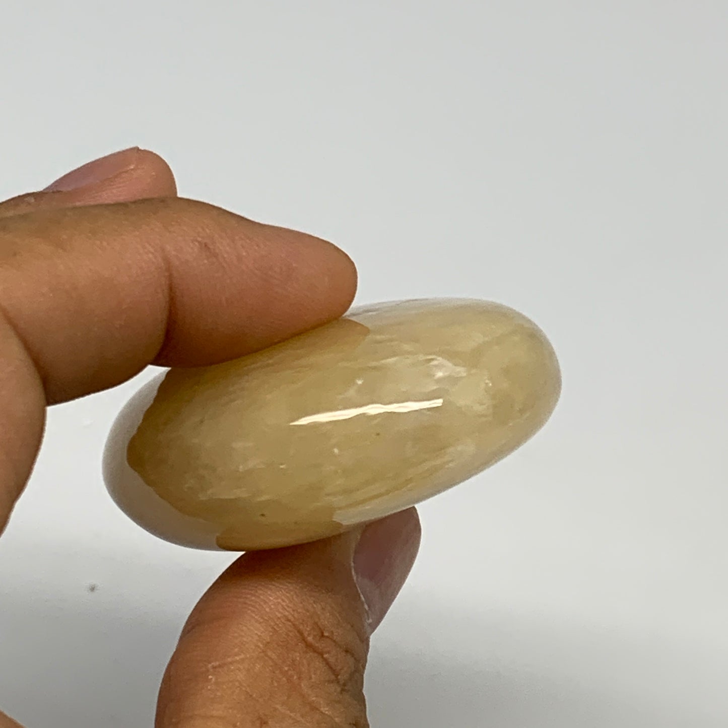 77.9g,2.3"x1.7"x0.8", Yellow Aventurine Palm-Stone Crystal Stone @India,B29724