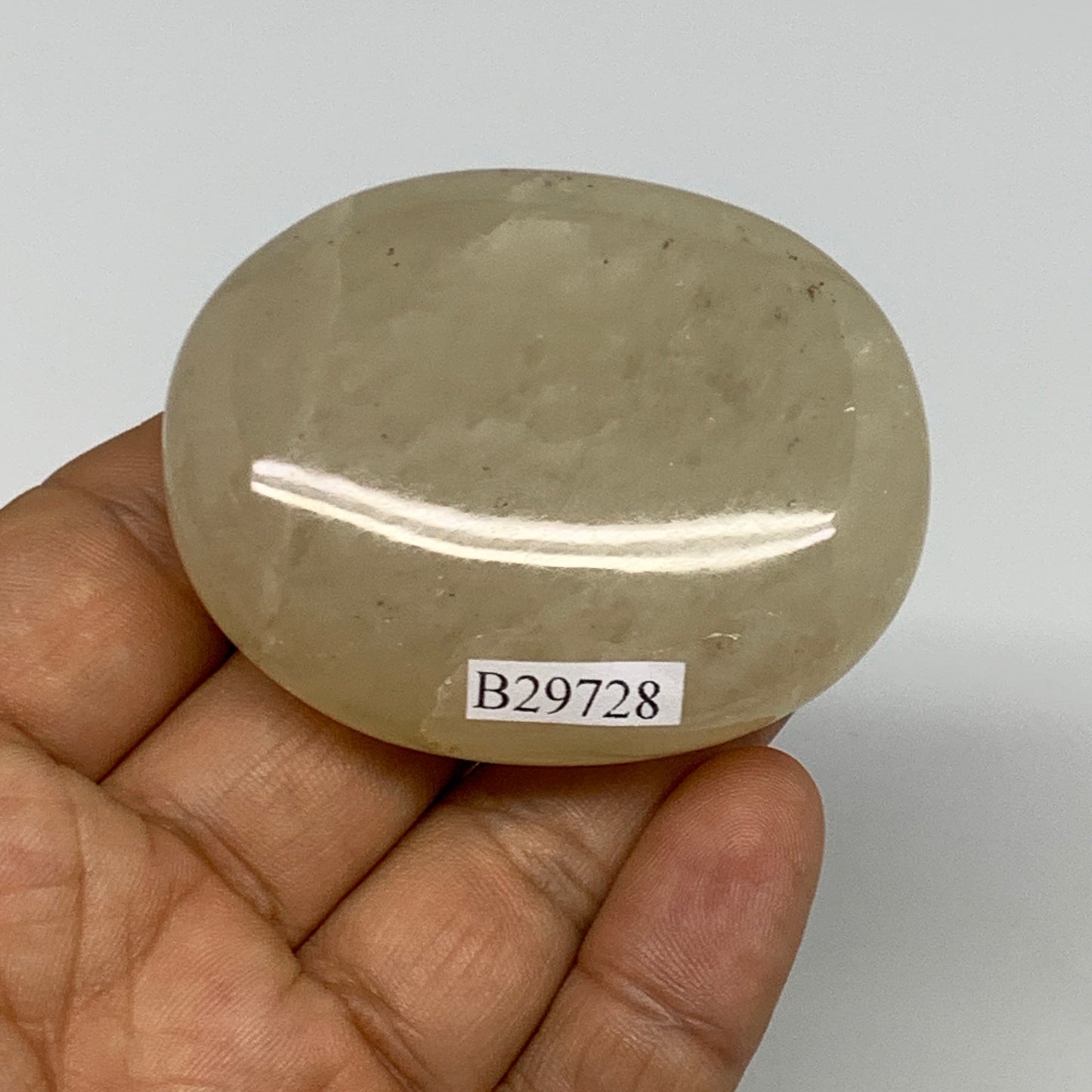 91.3g,2.2"x1.8"x0.9", Yellow Aventurine Palm-Stone Crystal Stone @India,B29728
