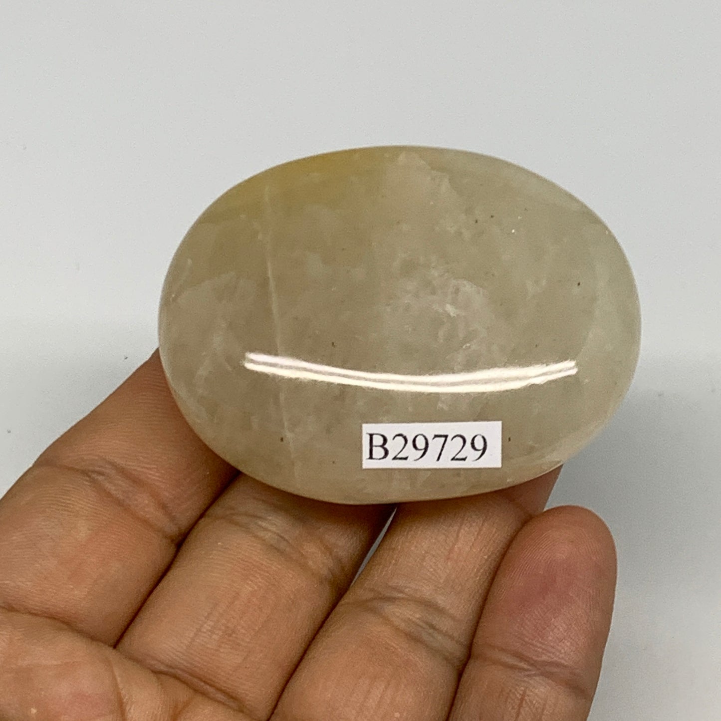 83.5g,2.2"x1.7"x0.9", Yellow Aventurine Palm-Stone Crystal Stone @India,B29729