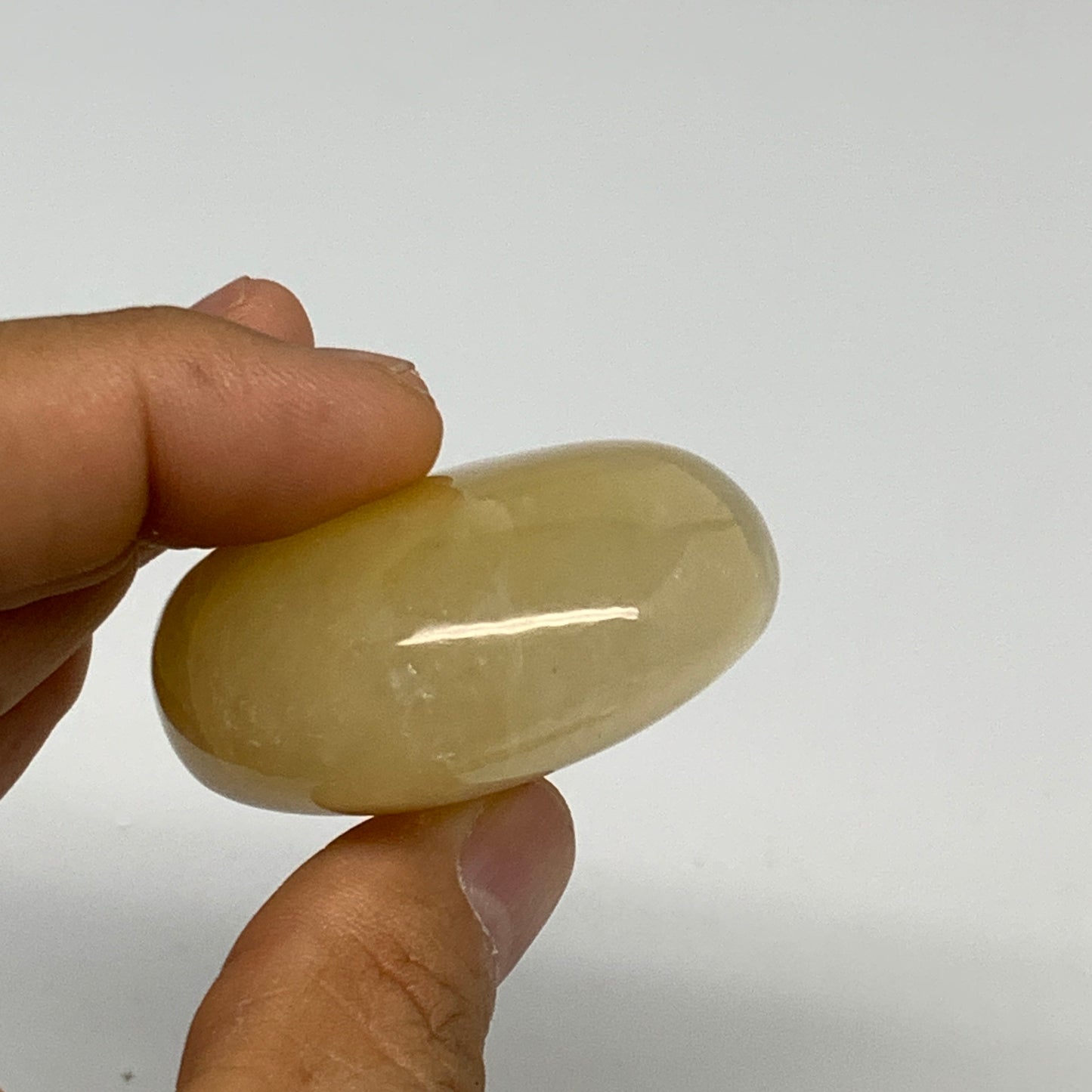 85.1g,2.1"x1.7"x0.9", Yellow Aventurine Palm-Stone Crystal Stone @India,B29732