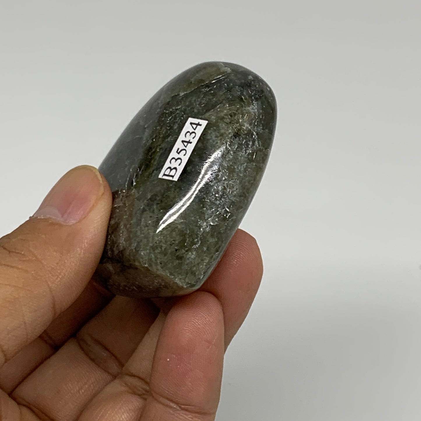 105.5g, 2.2"x2.2"x0.9", Natural Labradorite Heart Polished Crystal, B35434