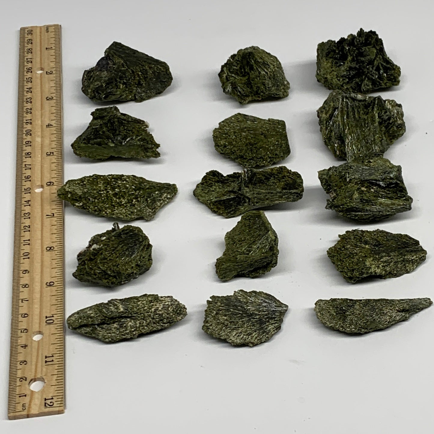 1.48 lbs, 1.5"-2.5", 15pcs,Green Epidote Leaf/Cluster Minerals Specimens,B27483