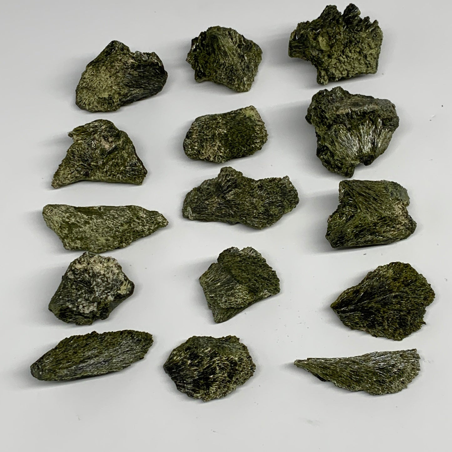 1.48 lbs, 1.5"-2.5", 15pcs,Green Epidote Leaf/Cluster Minerals Specimens,B27483