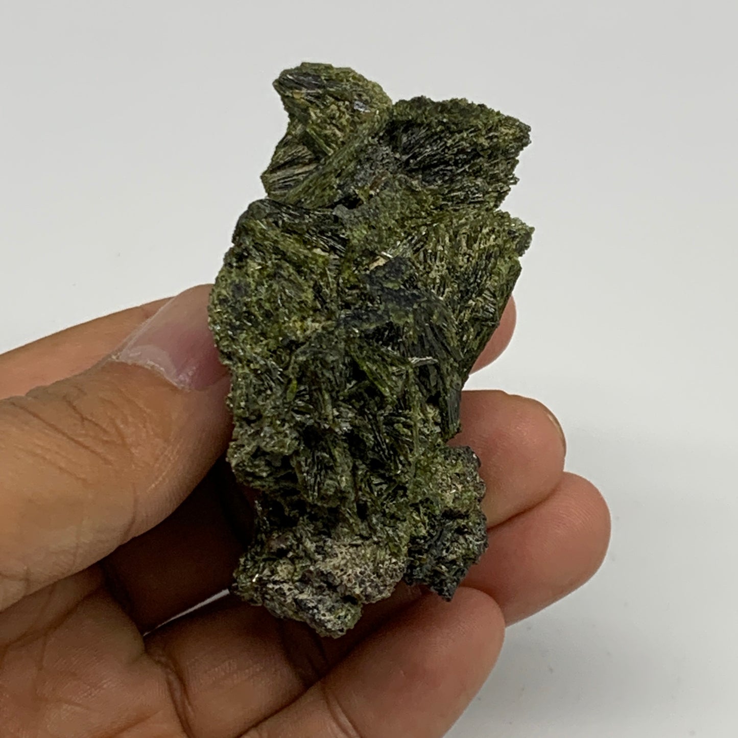 82.4g,2.4"x1.6"x1.2",Green Epidote Custer/Leaf Mineral Specimen @Pakistan,B27489