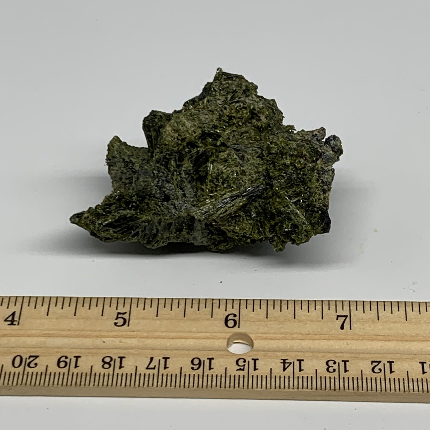 82.4g,2.4"x1.6"x1.2",Green Epidote Custer/Leaf Mineral Specimen @Pakistan,B27489