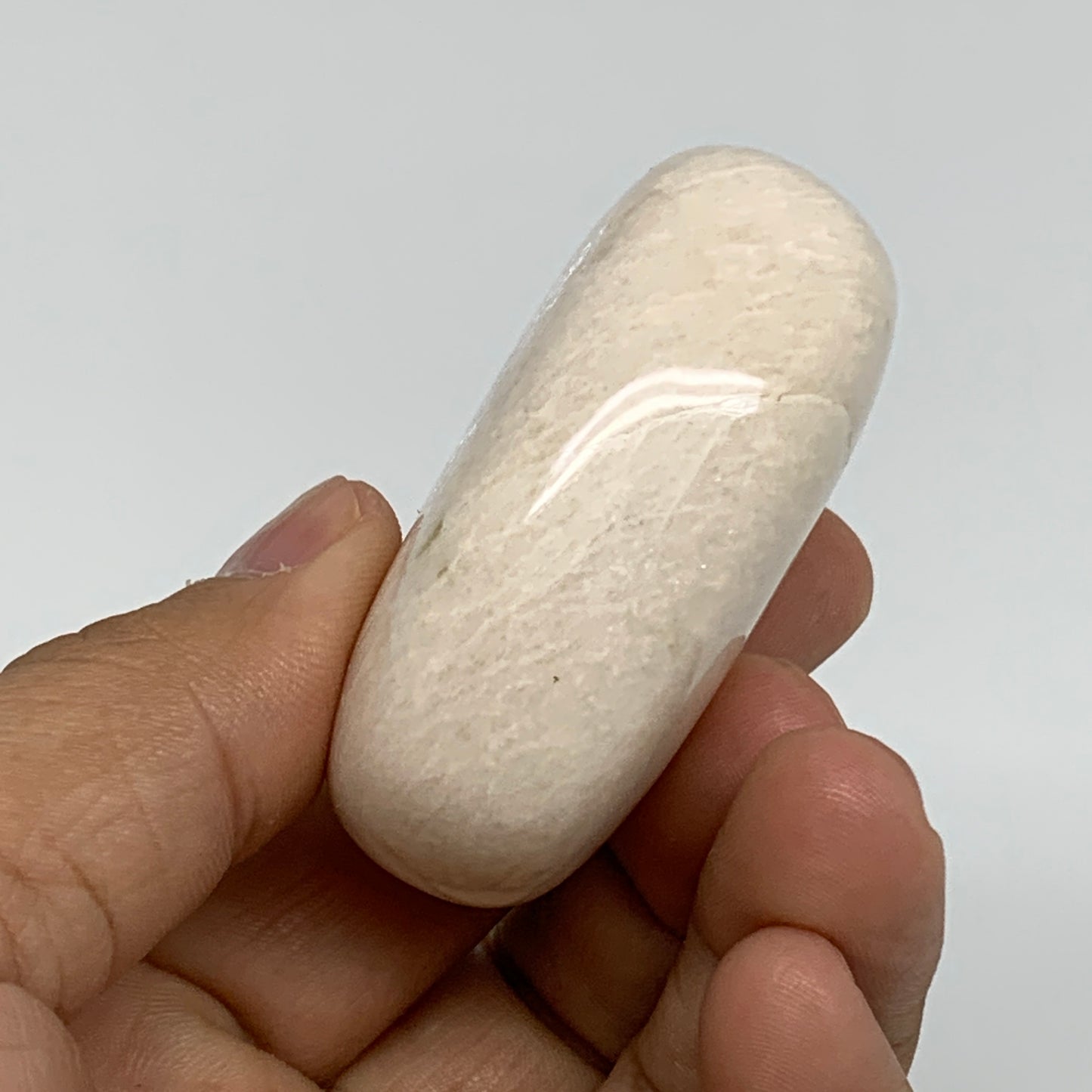 86.6g,2.1"x1.6"x0.9", Peach Moonstone Polished Palm-Stone Gemstone, B34752