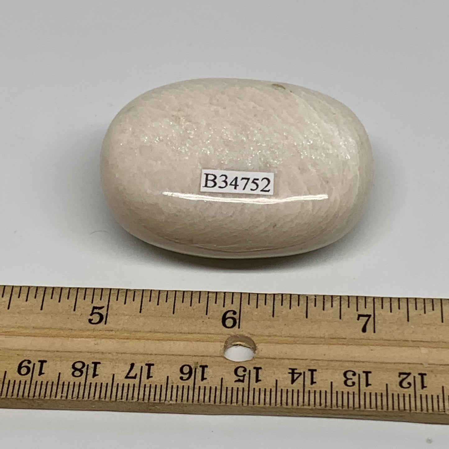 86.6g,2.1"x1.6"x0.9", Peach Moonstone Polished Palm-Stone Gemstone, B34752