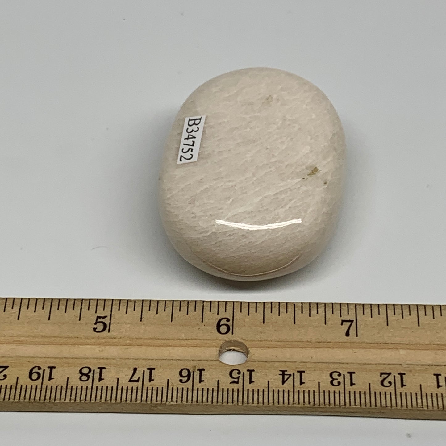 86.6g,2.1"x1.6"x0.9", Peach Moonstone Polished Palm-Stone Gemstone, B34752