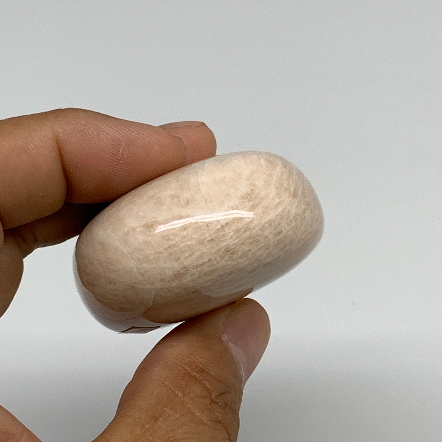 106.4g,2.3"x1.7"x1", Peach Moonstone Polished Palm-Stone Gemstone, B34754