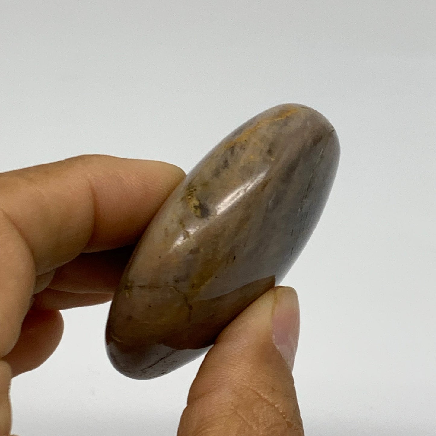 82.6g, 2.2"x1.9"x0.9",  Black Moonstone Crystal Palm-Stone Polished, B37791