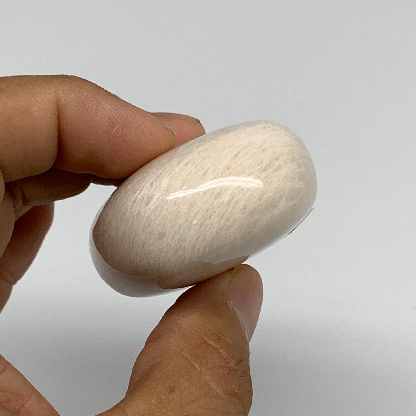 94.1g,2.3"x1.6"x0.9", Peach Moonstone Polished Palm-Stone Gemstone, B34757