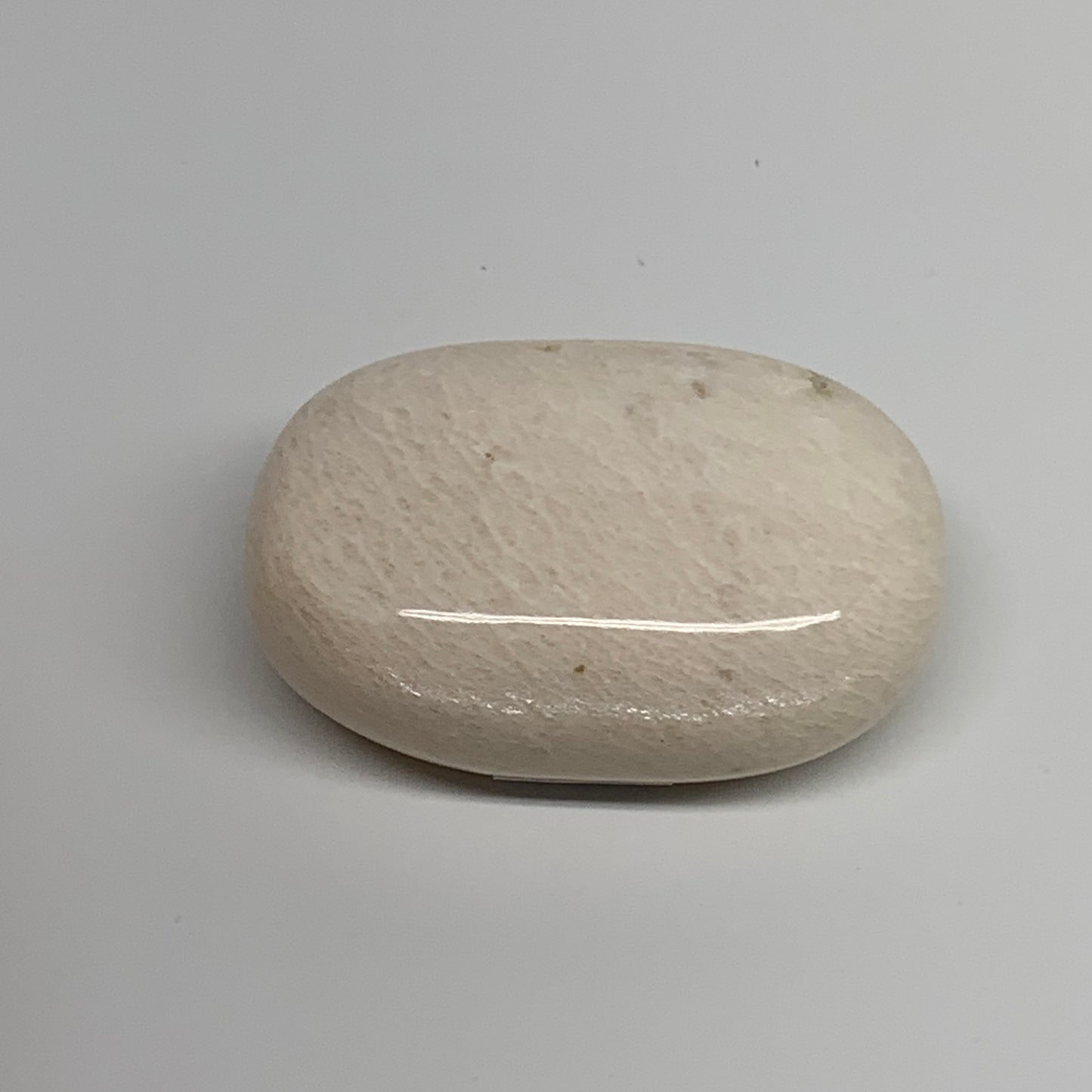 94.1g,2.3"x1.6"x0.9", Peach Moonstone Polished Palm-Stone Gemstone, B34757