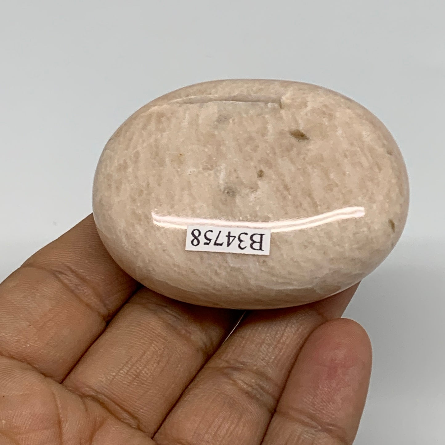 94.2g,2.3"x1.7"x0.9", Peach Moonstone Polished Palm-Stone Gemstone, B34758