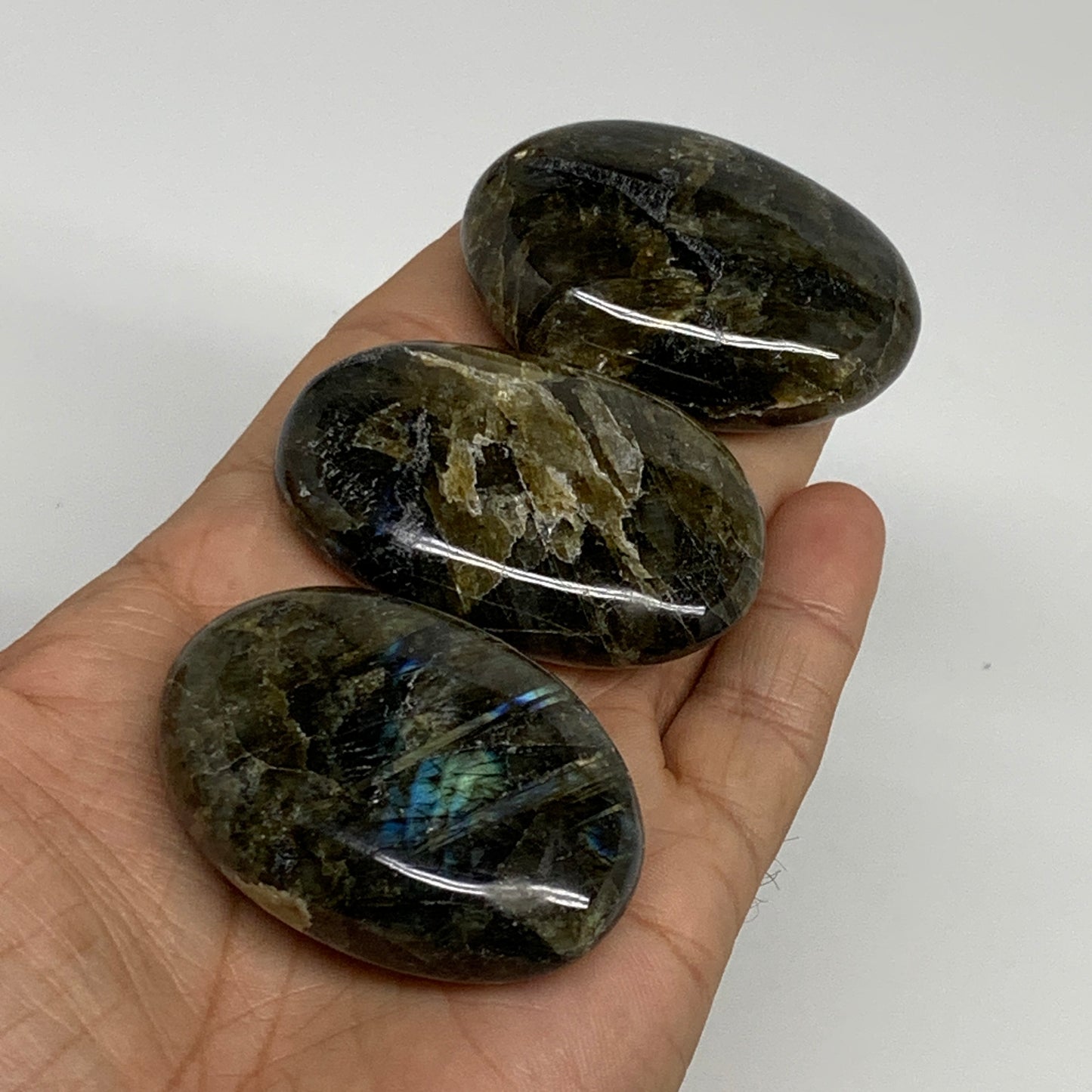 163.8g, 2"-2.1", 3pcs, Labradorite Palm-stone Polished Gemstone, B35527