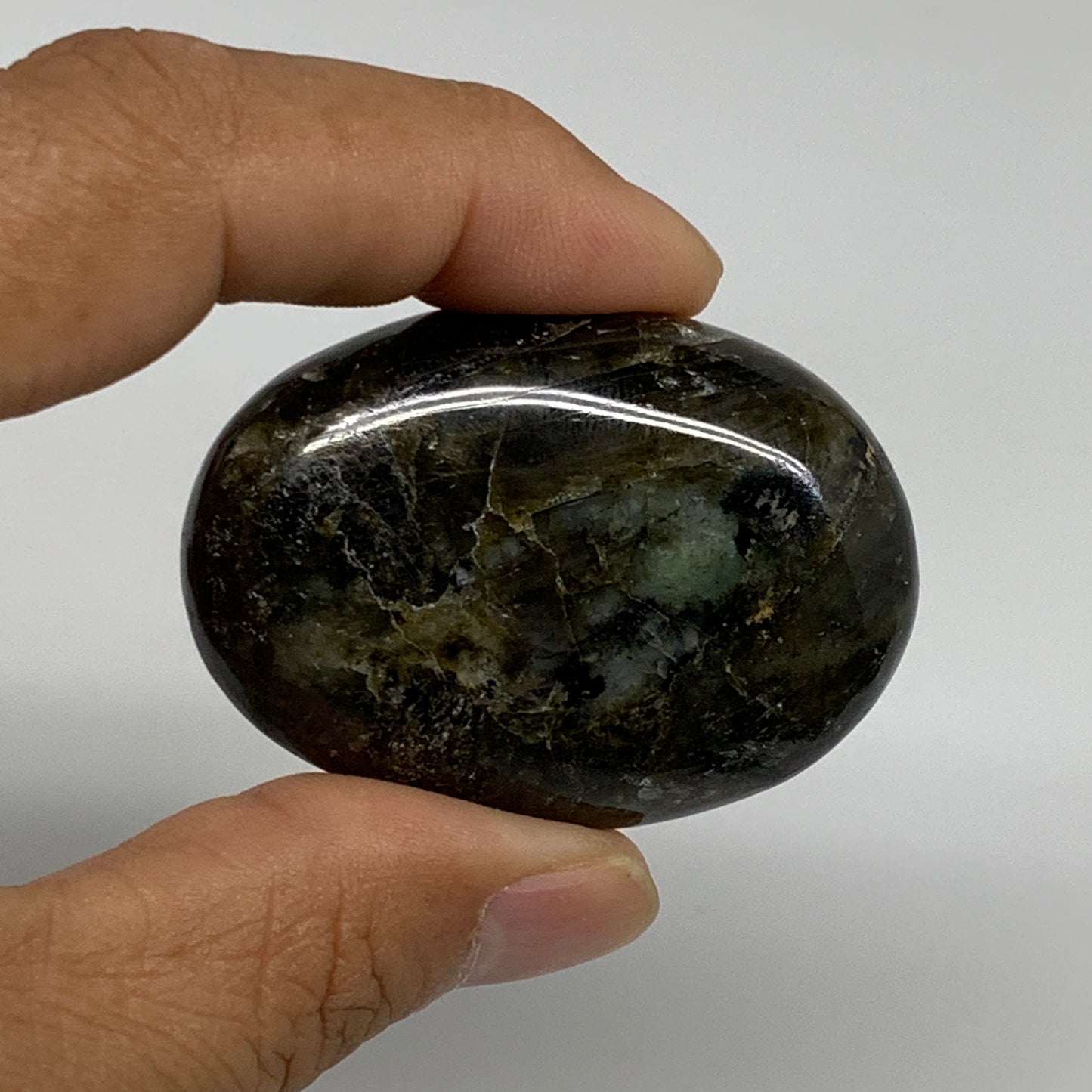 169.9g, 2"-2.1", 3pcs, Labradorite Palm-stone Polished Gemstone, B35528