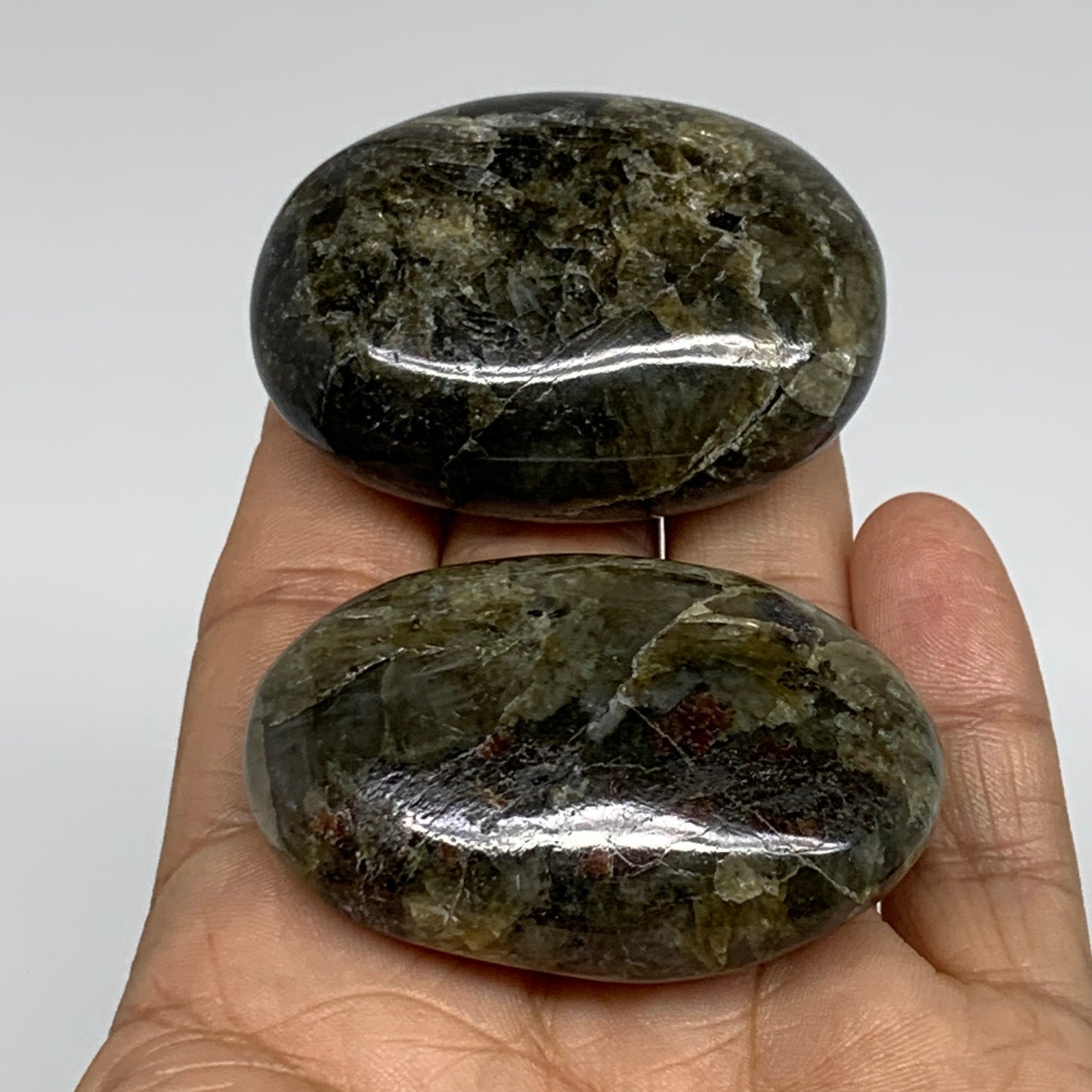 125.3g, 2.1"-2.1", 2pcs, Labradorite Palm-stone Polished Gemstone, B35530