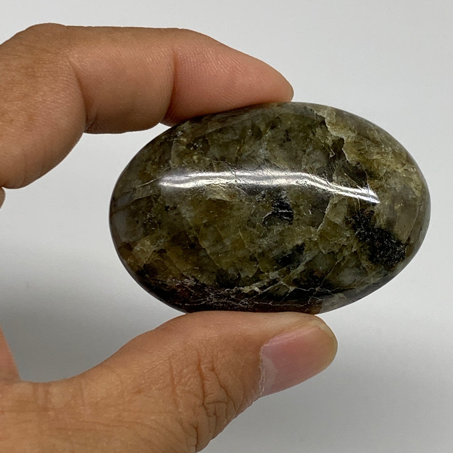 125.3g, 2.1"-2.1", 2pcs, Labradorite Palm-stone Polished Gemstone, B35530