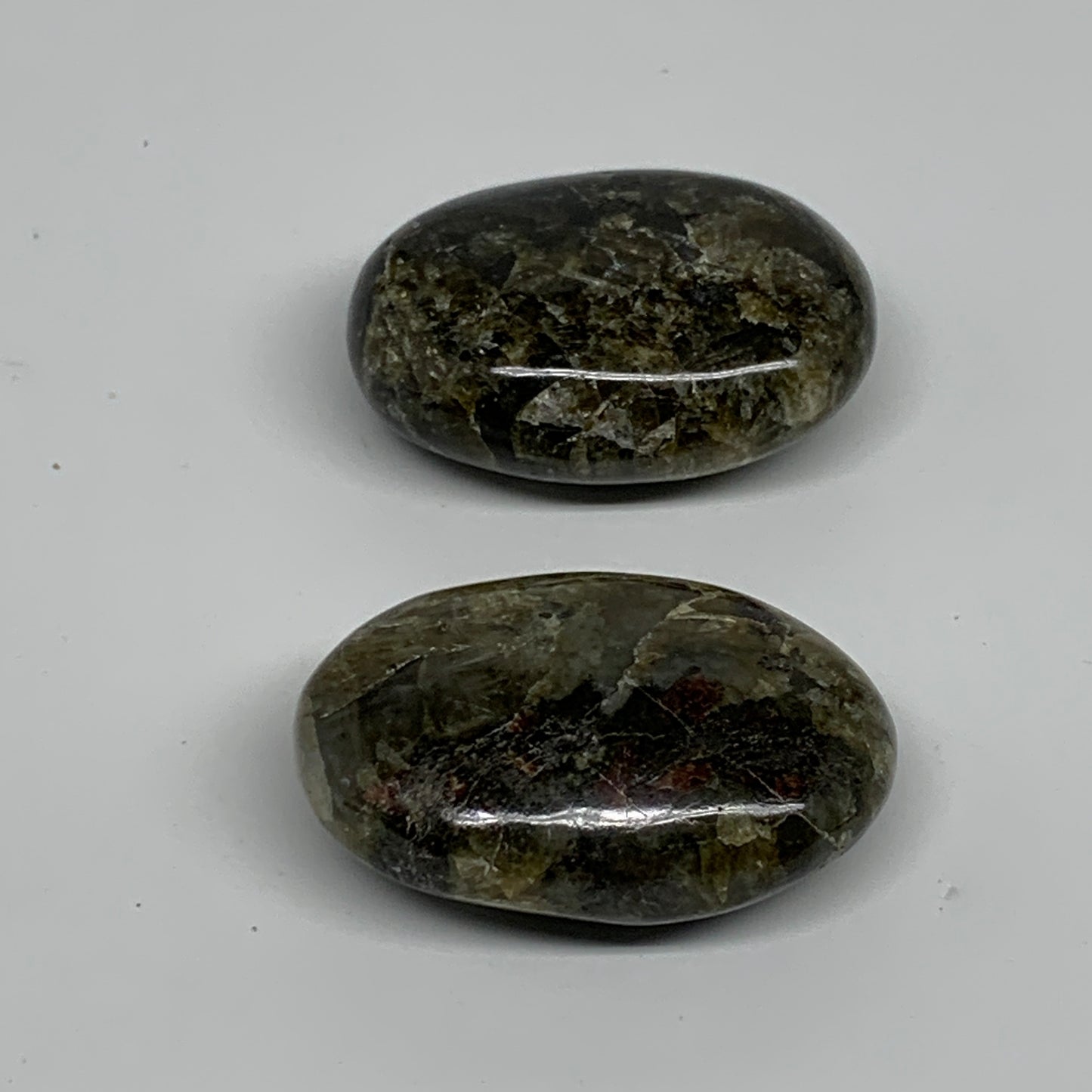 125.3g, 2.1"-2.1", 2pcs, Labradorite Palm-stone Polished Gemstone, B35530