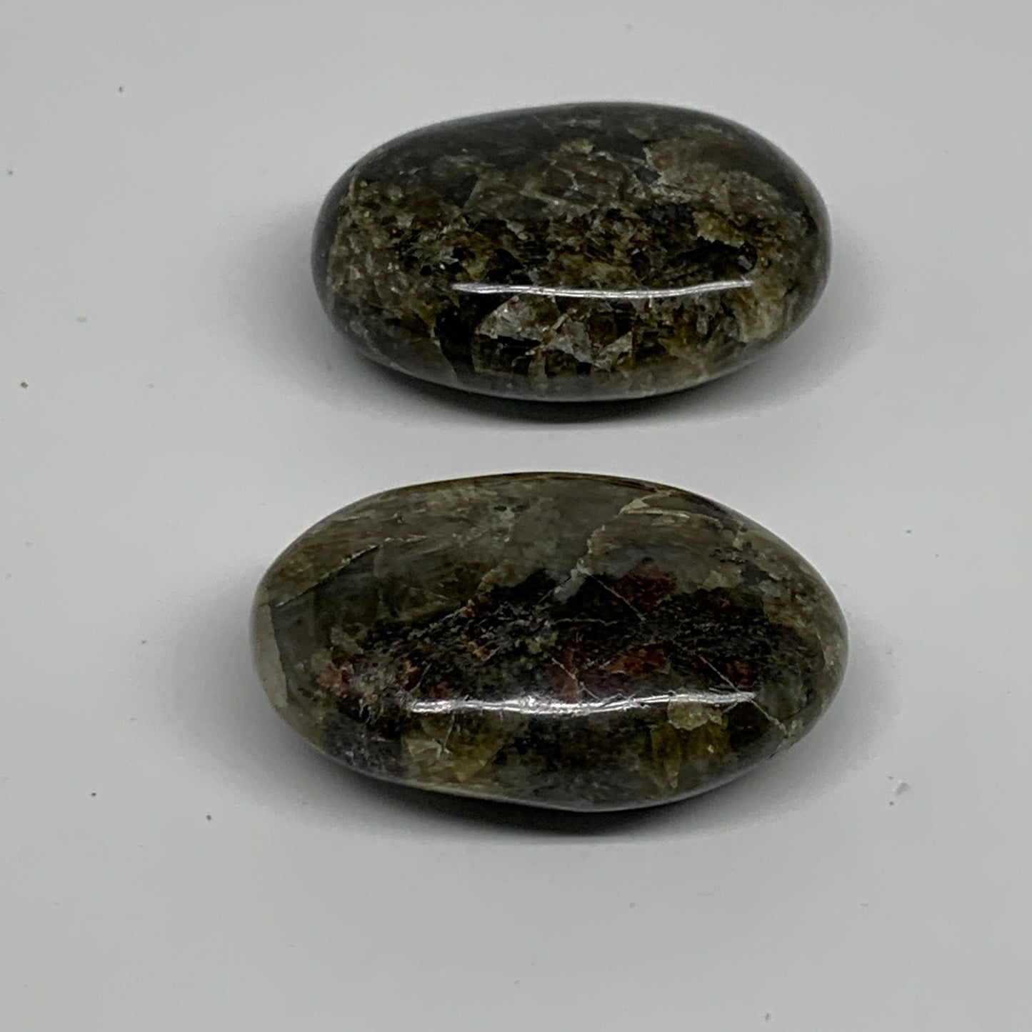 125.3g, 2.1"-2.1", 2pcs, Labradorite Palm-stone Polished Gemstone, B35530