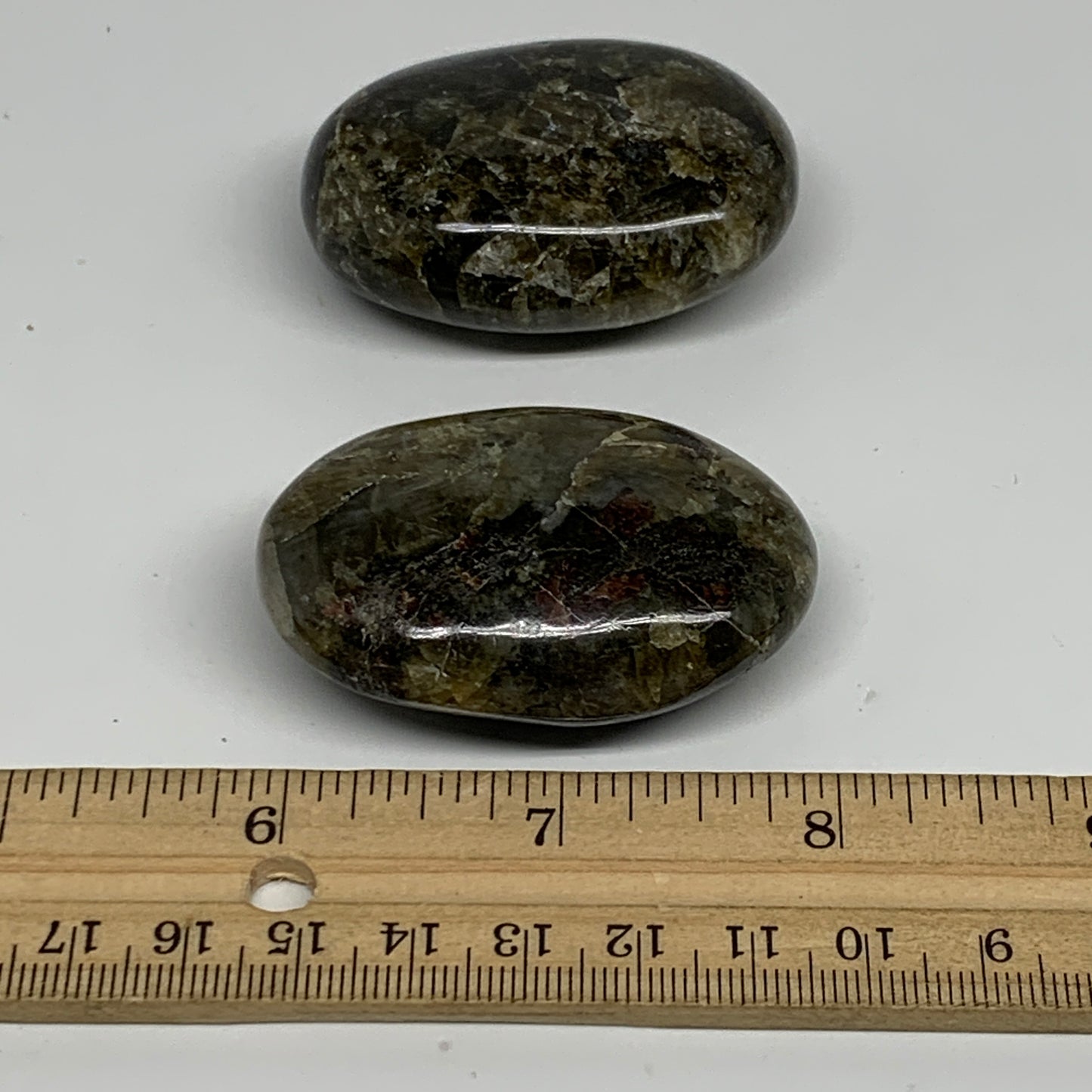 125.3g, 2.1"-2.1", 2pcs, Labradorite Palm-stone Polished Gemstone, B35530