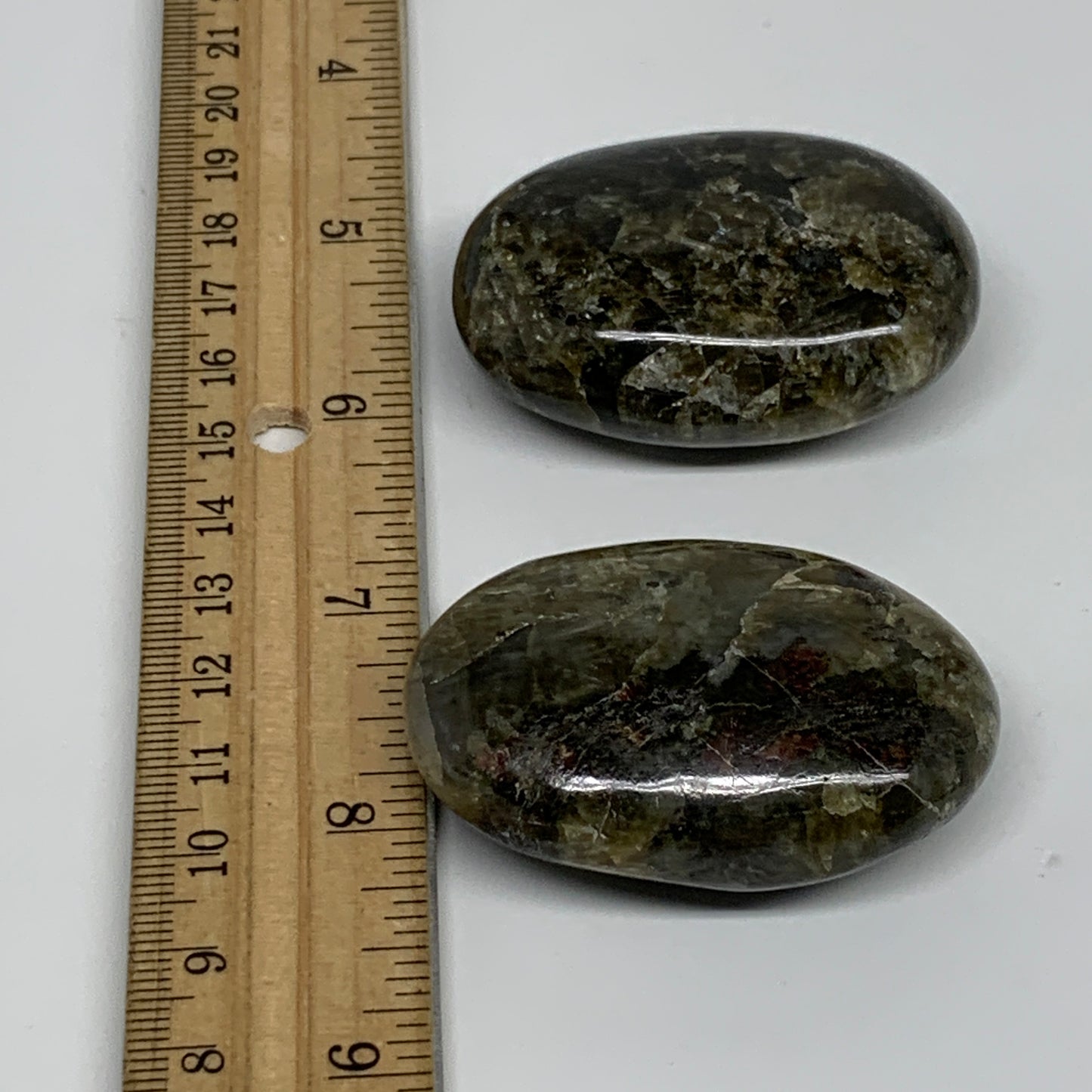 125.3g, 2.1"-2.1", 2pcs, Labradorite Palm-stone Polished Gemstone, B35530