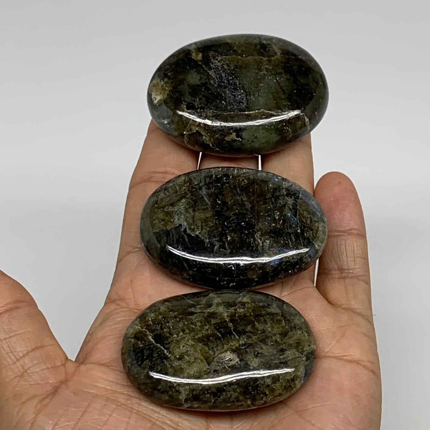 163.9g, 2"-2.1", 3pcs, Labradorite Palm-stone Polished Gemstone, B35531