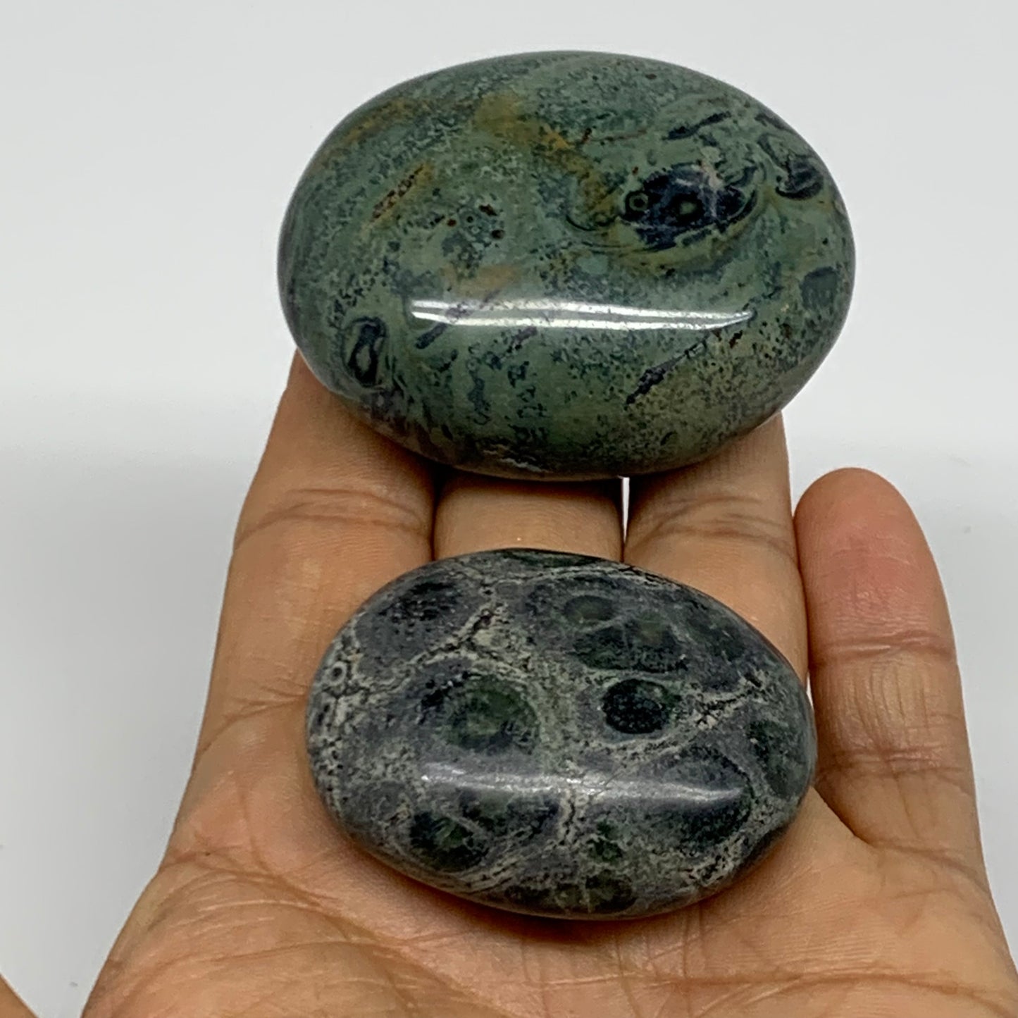 150g, 1.8"-2.2", 2pcs,  Crocodile Kambaba Jasper Palm-Stone, B37805