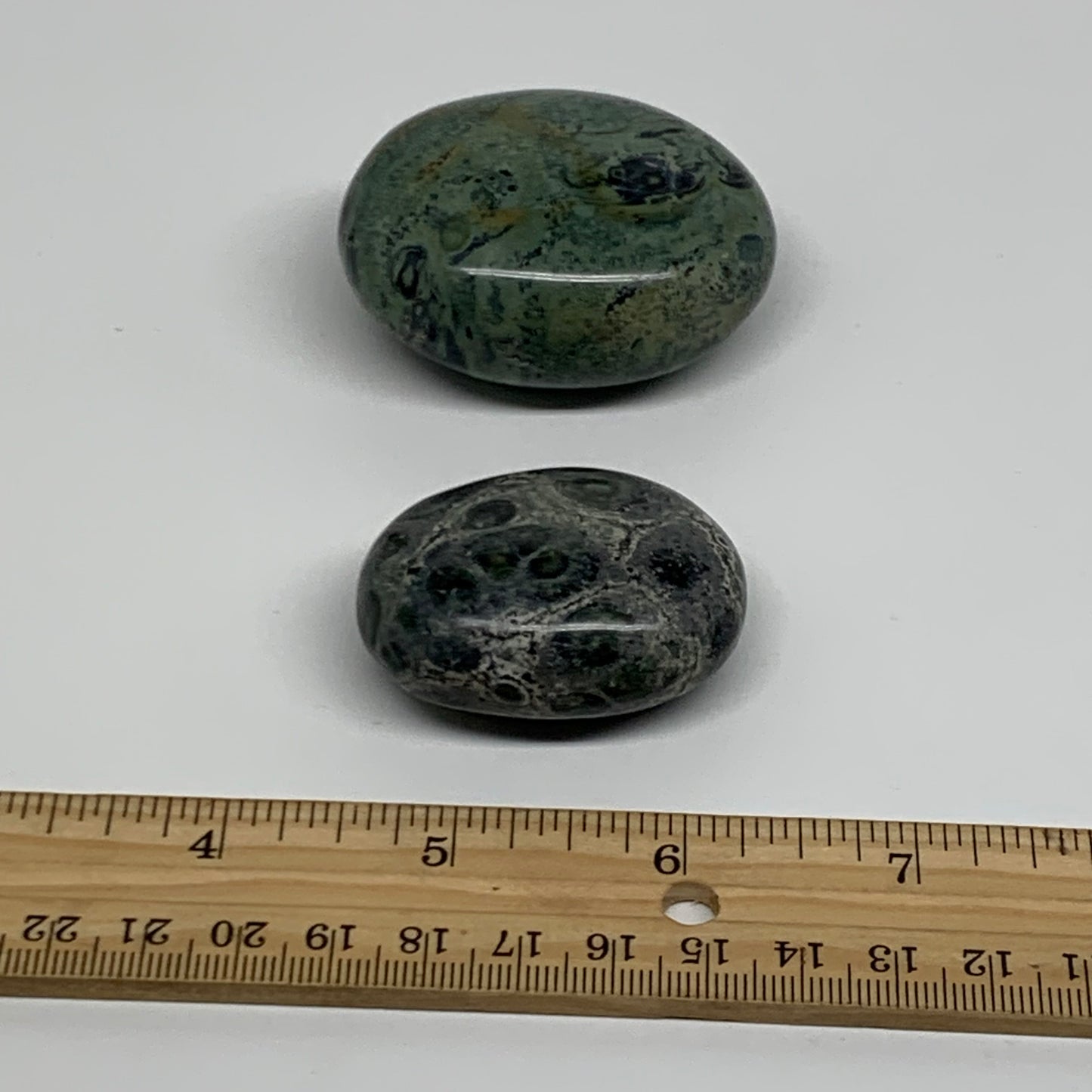 150g, 1.8"-2.2", 2pcs,  Crocodile Kambaba Jasper Palm-Stone, B37805