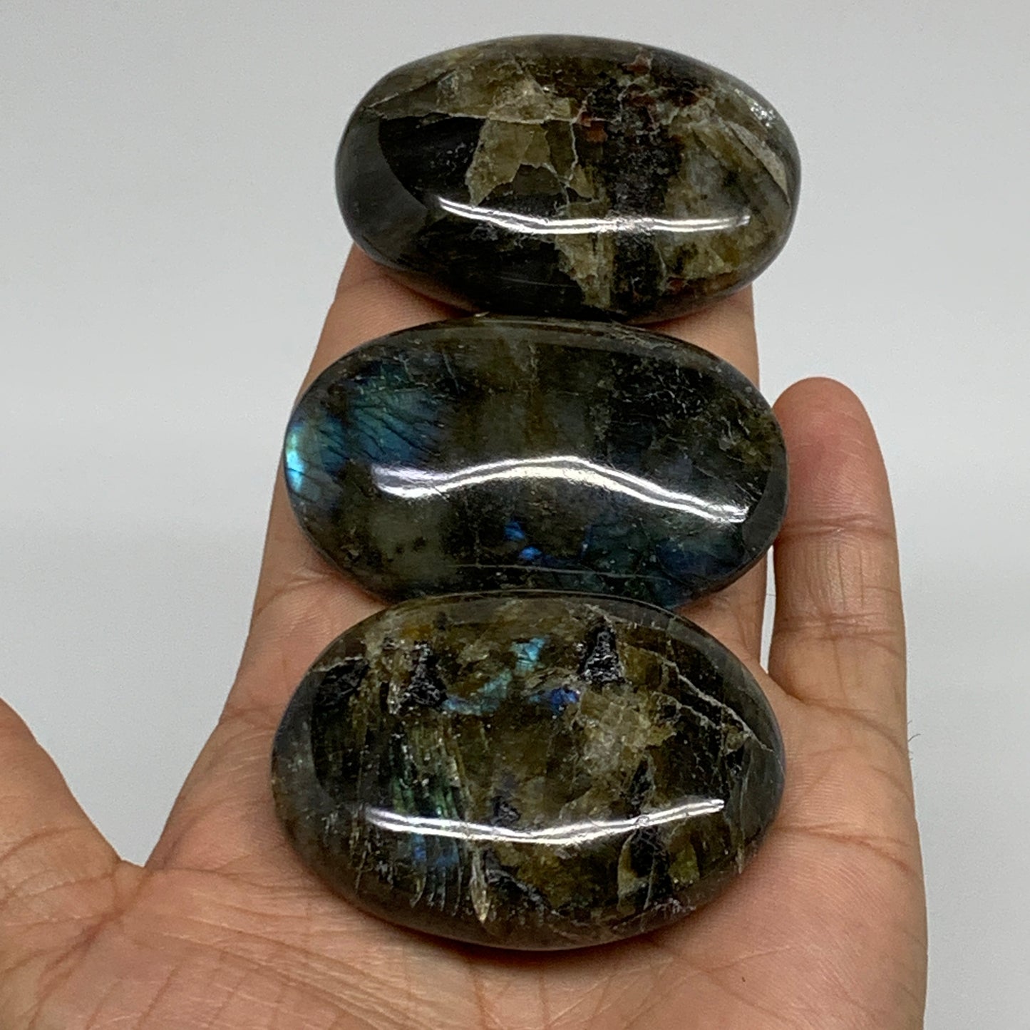 191.8g, 2.1"-2.2", 3pcs, Labradorite Palm-stone Polished Gemstone, B35532