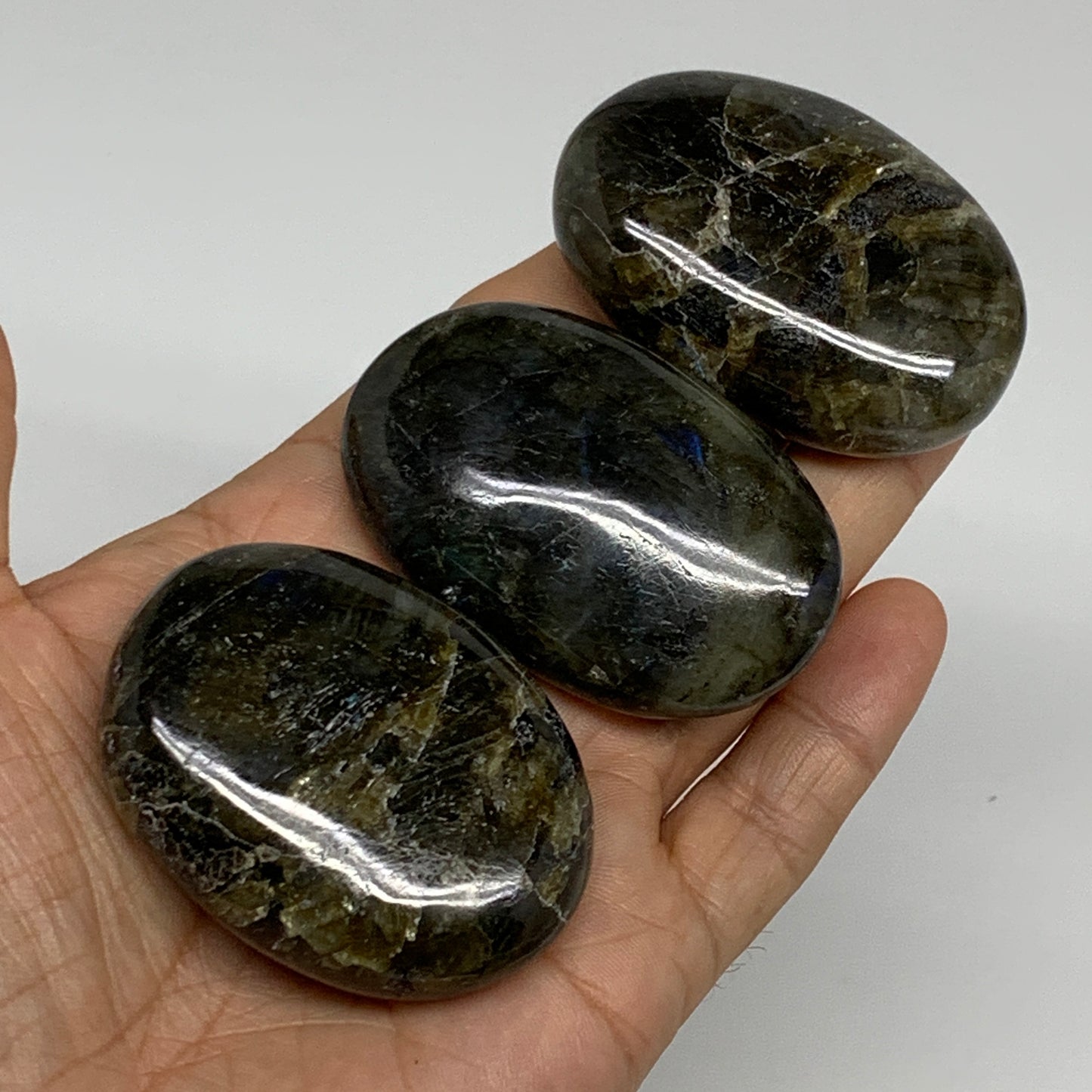 191.8g, 2.1"-2.2", 3pcs, Labradorite Palm-stone Polished Gemstone, B35532