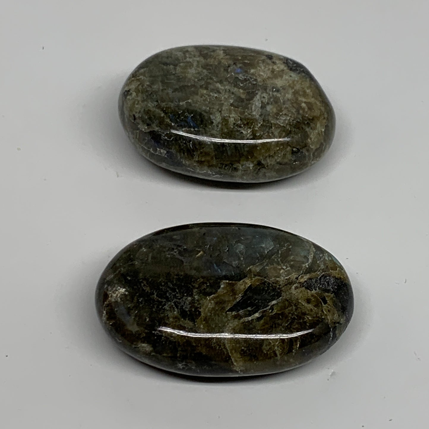 145.7g, 2.2"-2.3", 2pcs, Labradorite Palm-stone Polished Gemstone, B35535