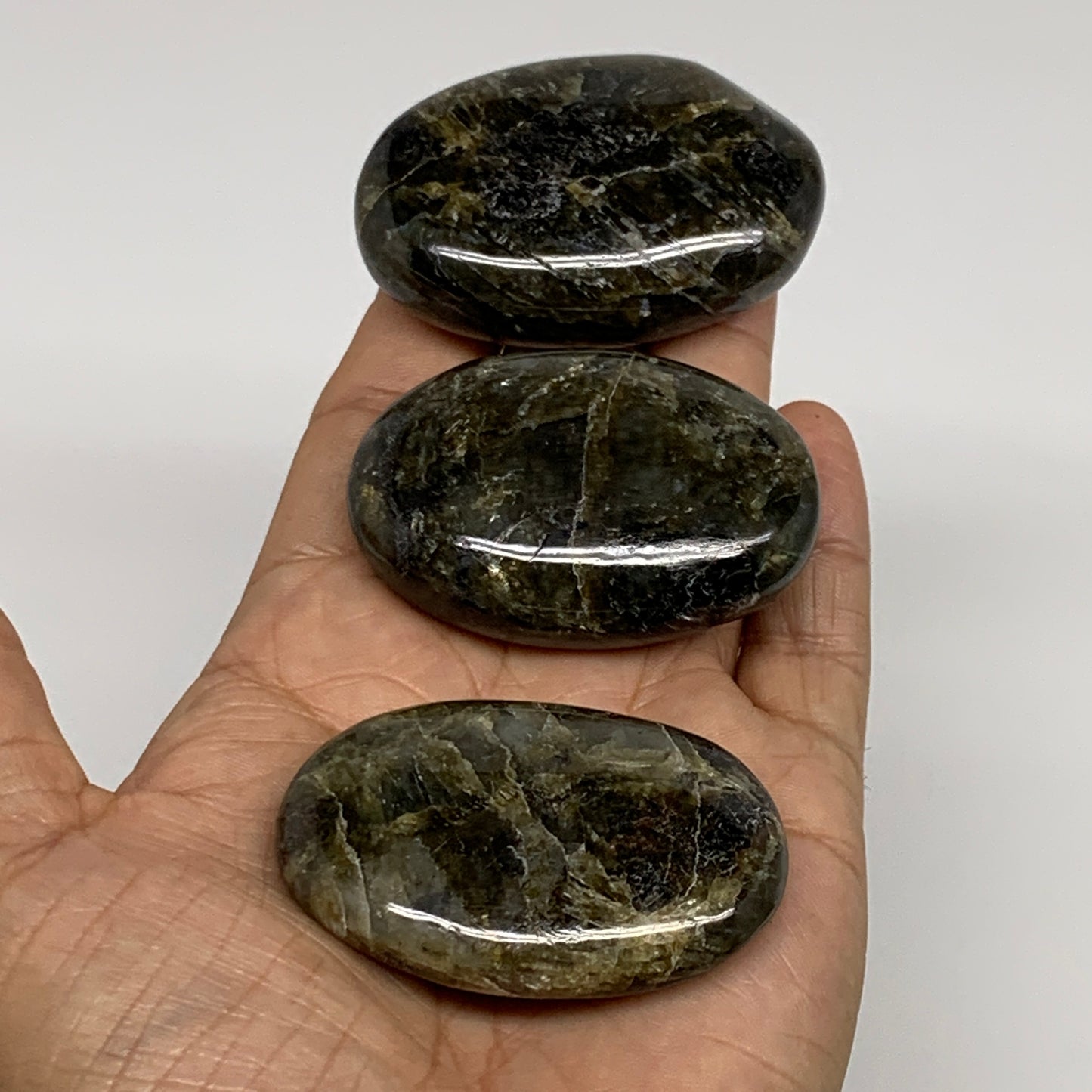 180g, 2.1"-2.3", 3pcs, Labradorite Palm-stone Polished Gemstone, B35537