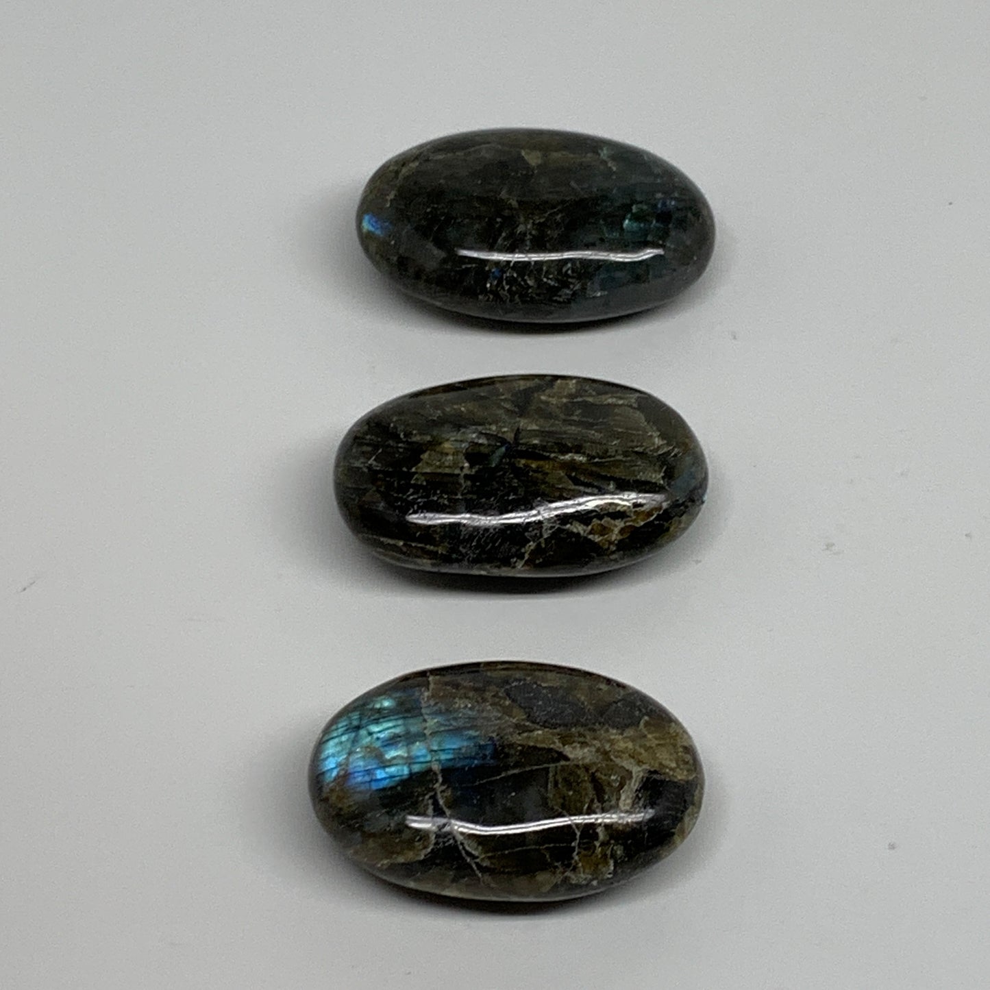 168.8g, 2"-2.2", 3pcs, Labradorite Palm-stone Polished Gemstone, B35539