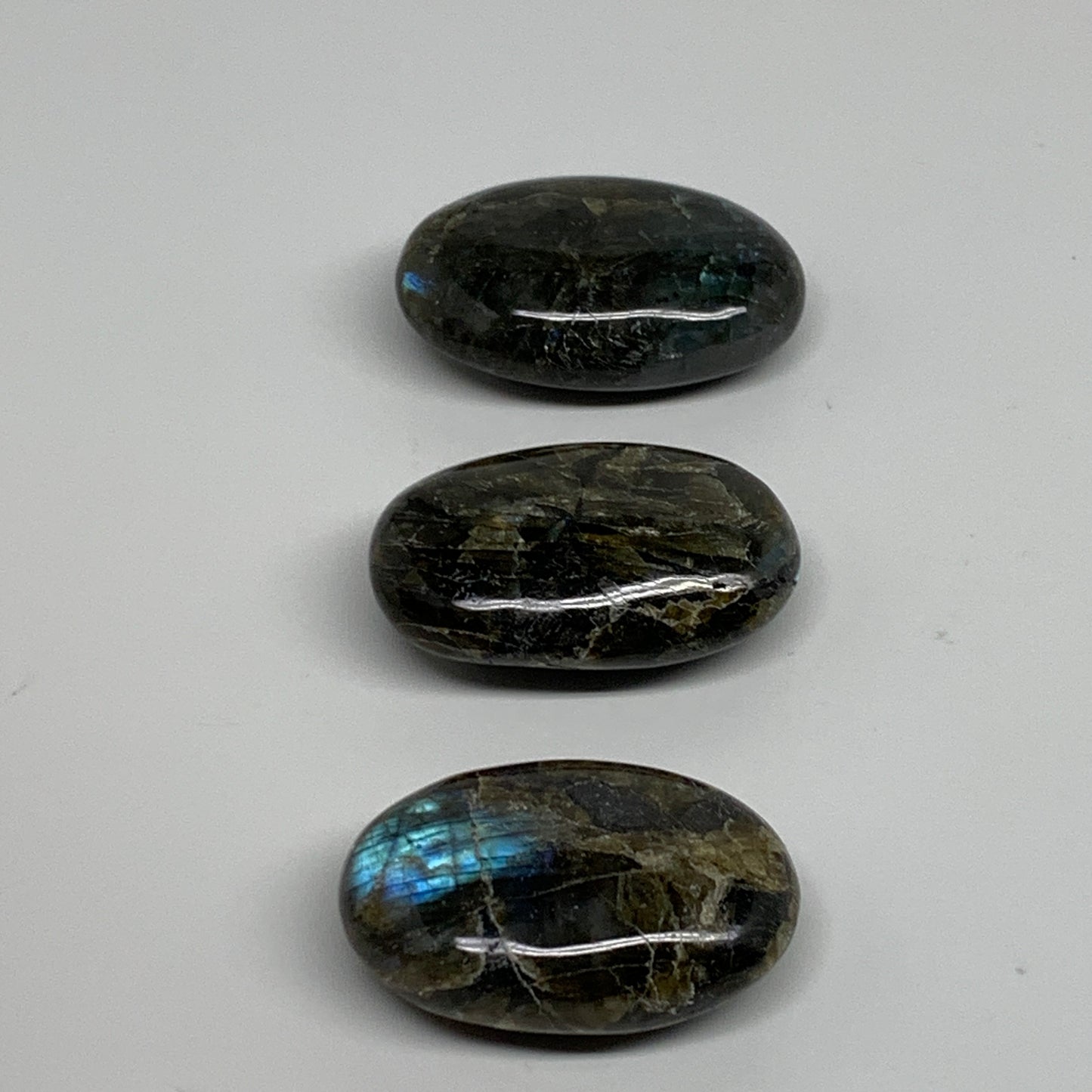 168.8g, 2"-2.2", 3pcs, Labradorite Palm-stone Polished Gemstone, B35539