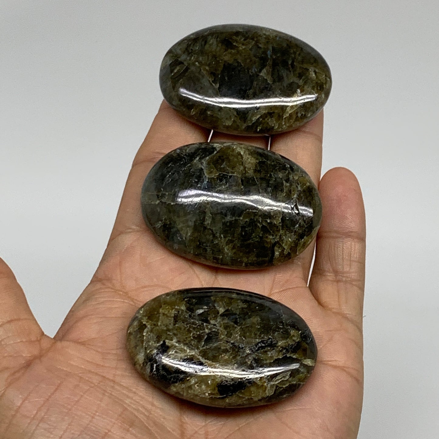 127.4g, 2"-2", 3pcs, Labradorite Palm-stone Polished Gemstone, B35541