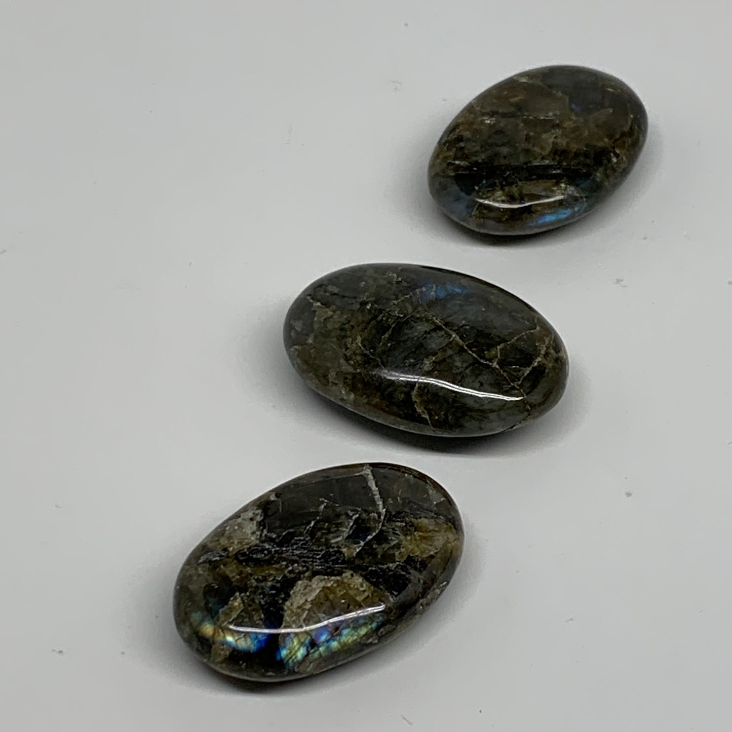 127.4g, 2"-2", 3pcs, Labradorite Palm-stone Polished Gemstone, B35541