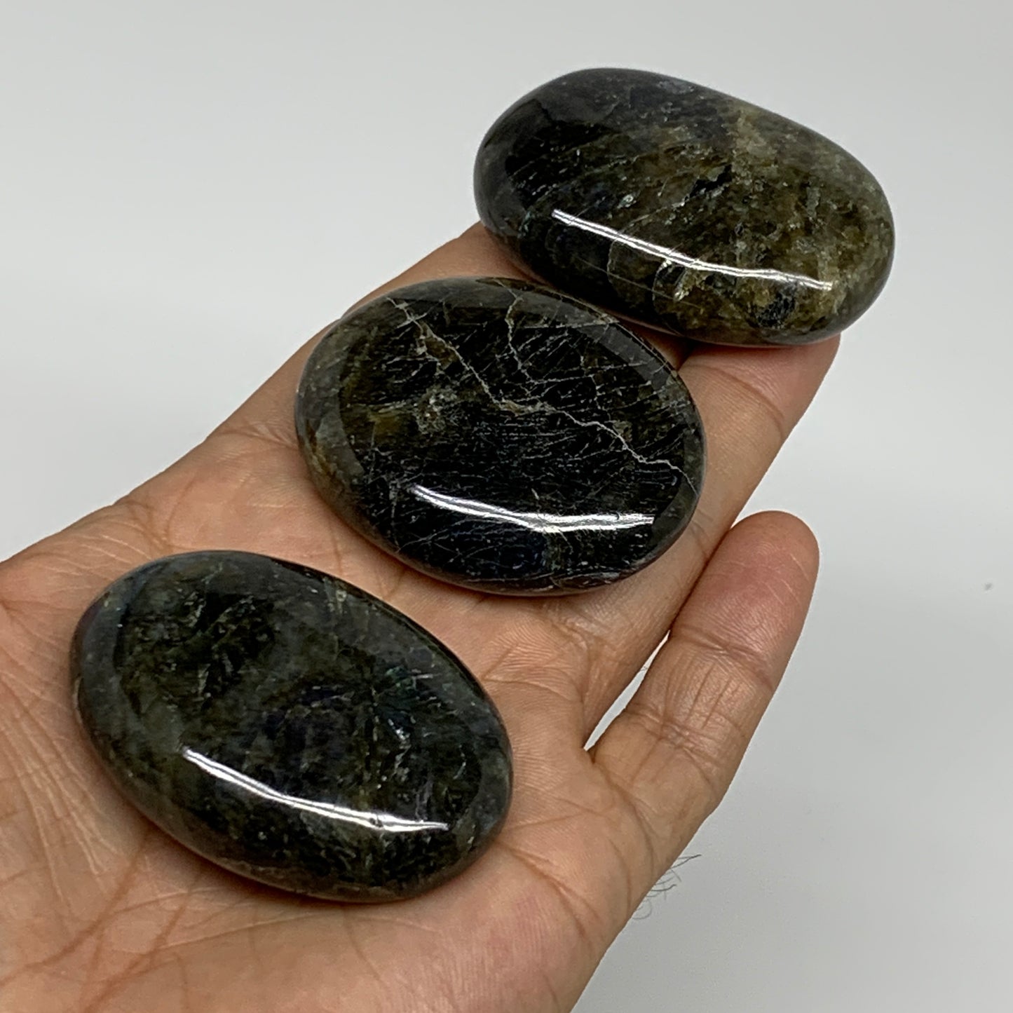 154.7g, 2"-2.1", 3pcs, Labradorite Palm-stone Polished Gemstone, B35547