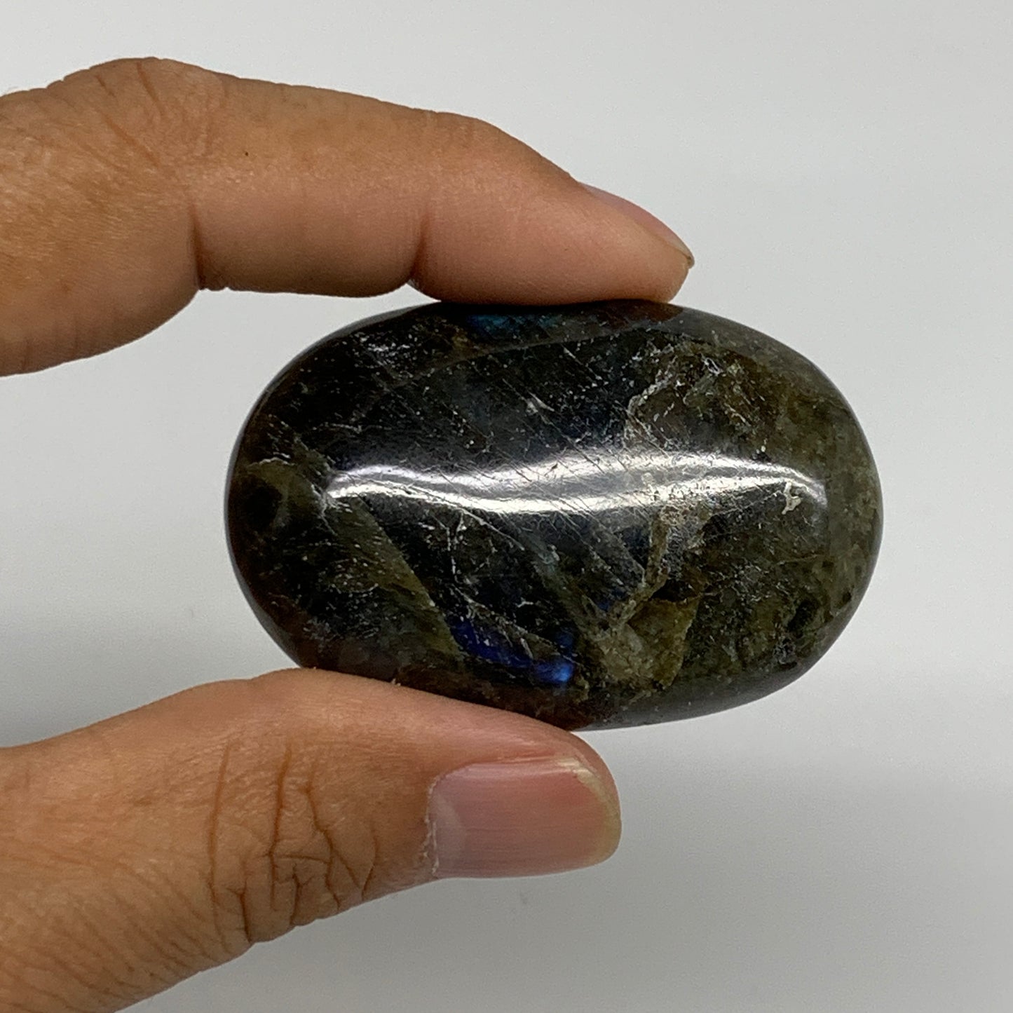 154.7g, 2"-2.1", 3pcs, Labradorite Palm-stone Polished Gemstone, B35547