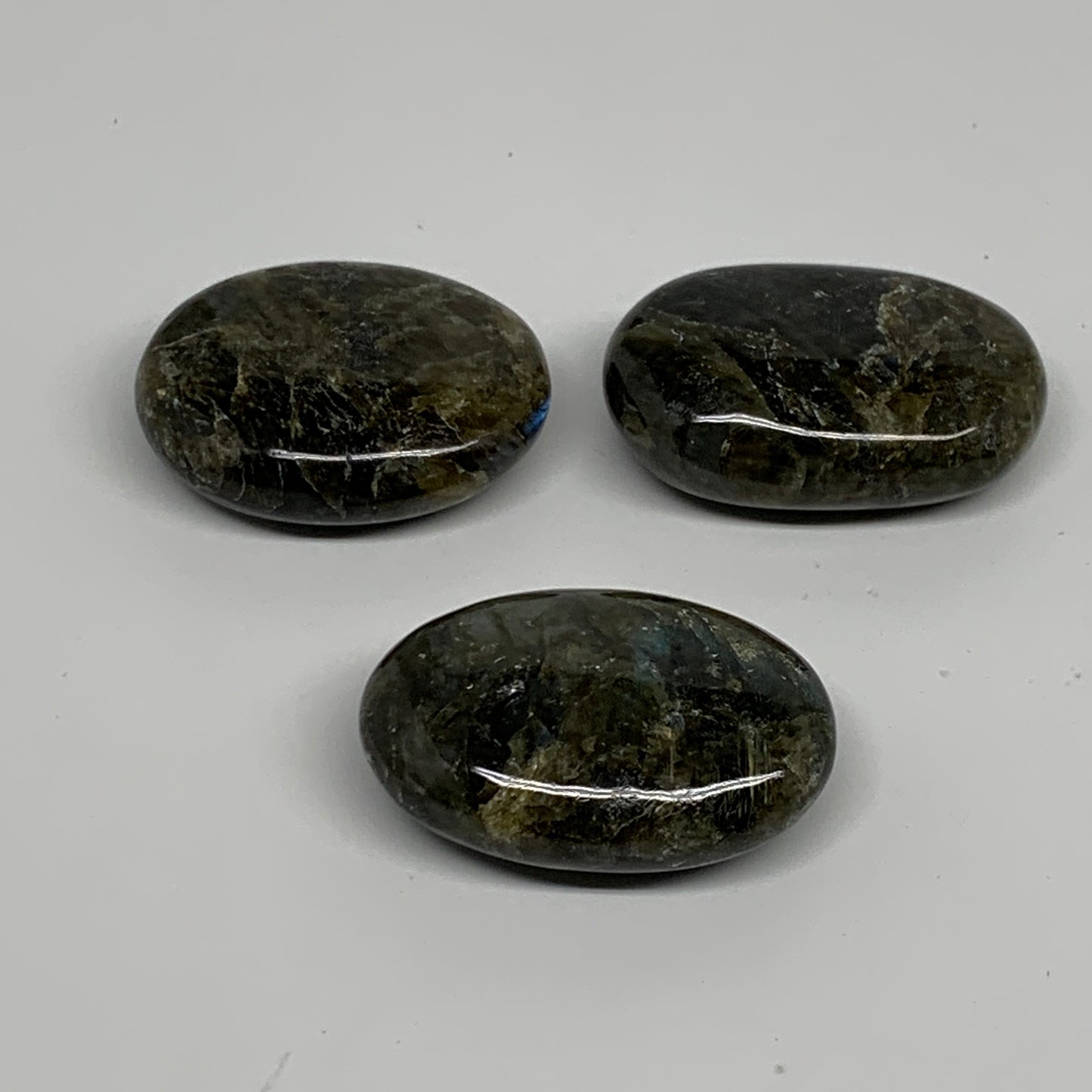 154.7g, 2"-2.1", 3pcs, Labradorite Palm-stone Polished Gemstone, B35547