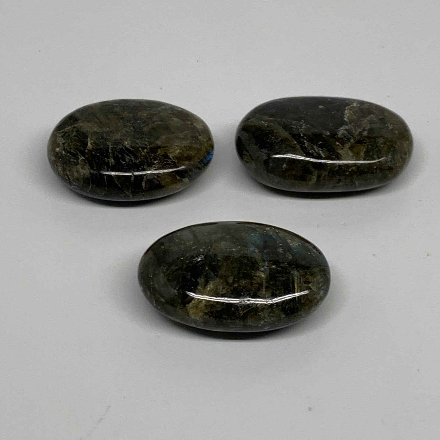 154.7g, 2"-2.1", 3pcs, Labradorite Palm-stone Polished Gemstone, B35547