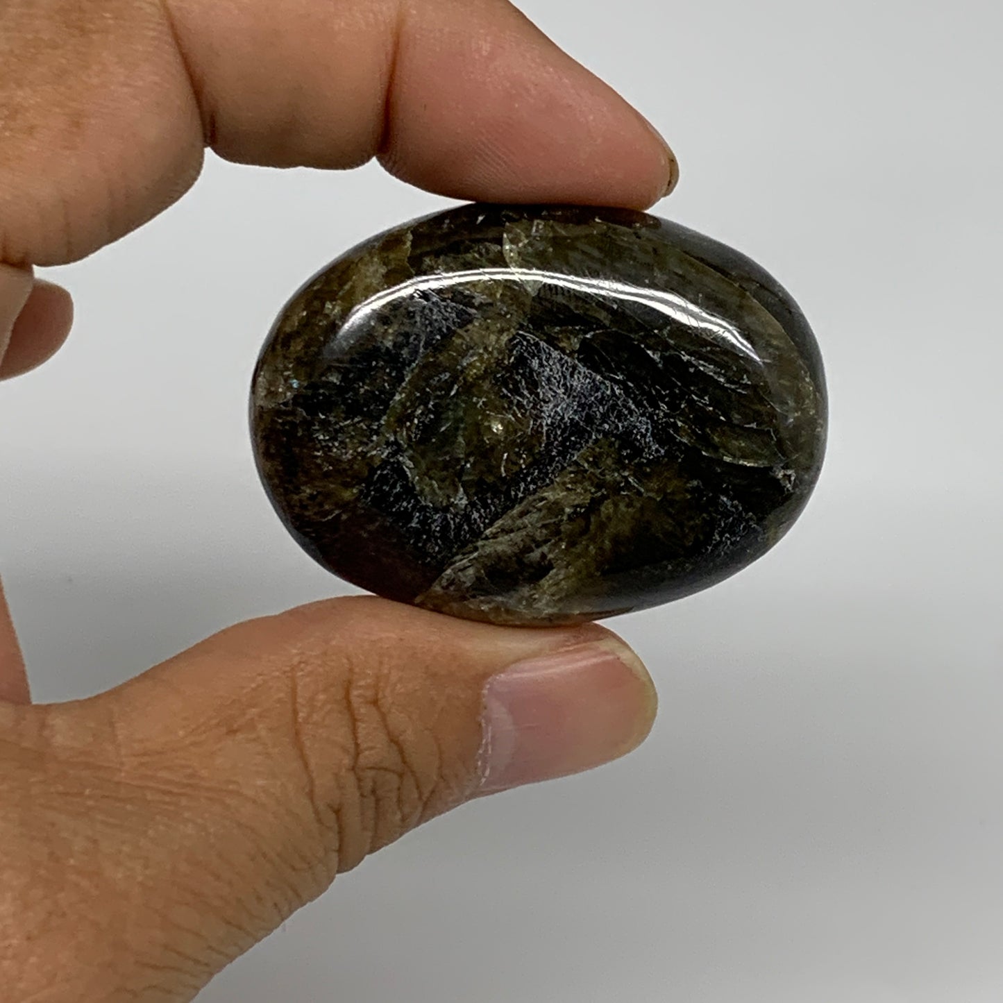 159.9g, 1.8"-2", 4pcs, Labradorite Palm-stone Polished Gemstone, B35551