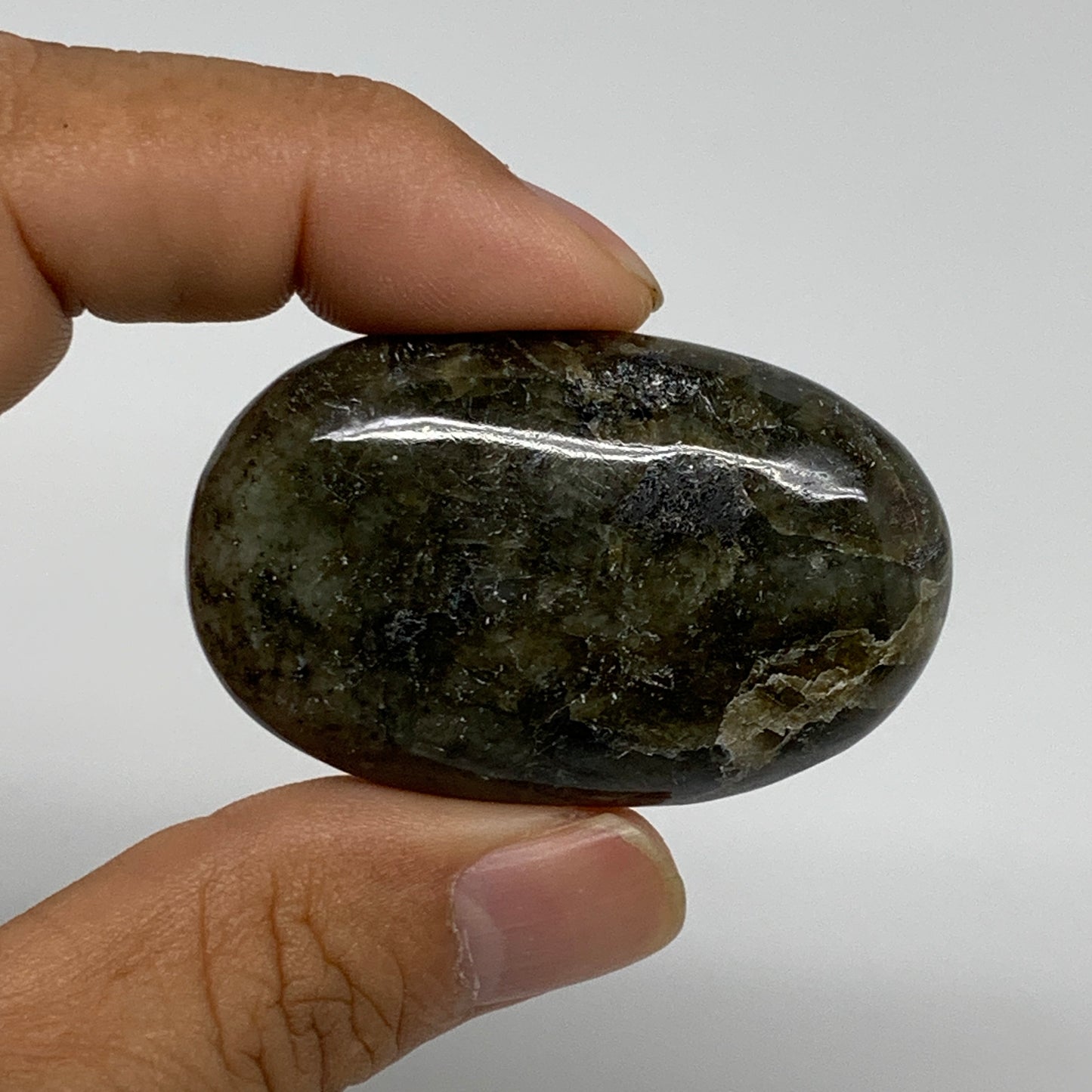 159.9g, 1.8"-2", 4pcs, Labradorite Palm-stone Polished Gemstone, B35551