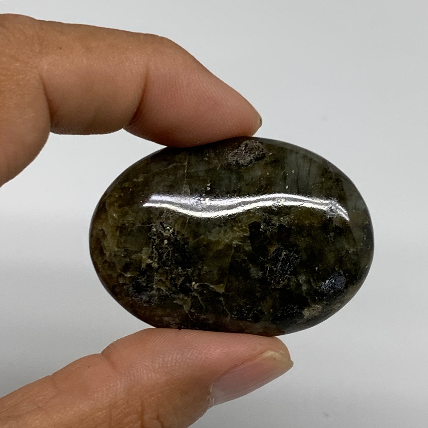 159.9g, 1.8"-2", 4pcs, Labradorite Palm-stone Polished Gemstone, B35551